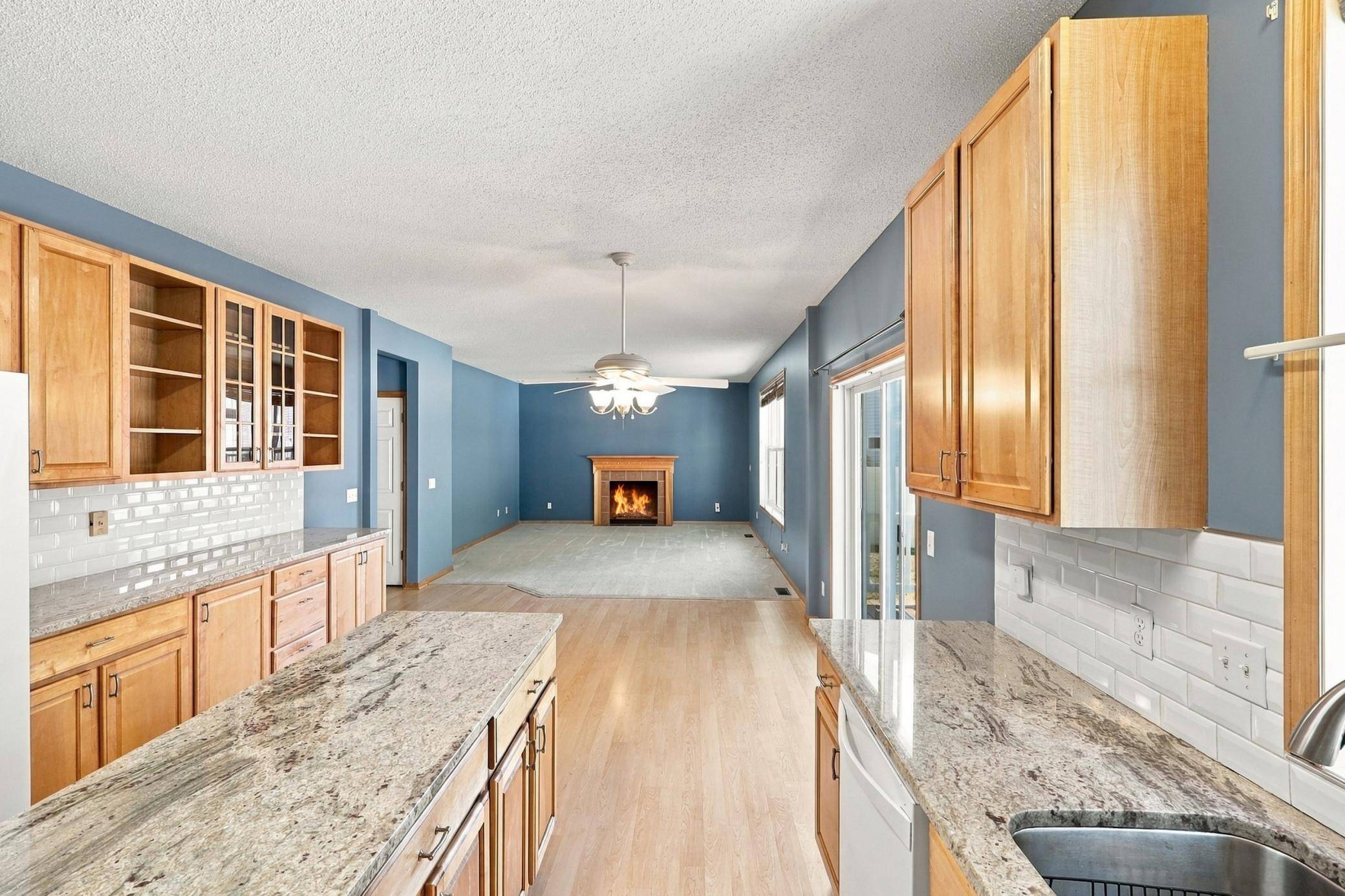 1560 Oakbrooke TER, Eagan, MN 55122