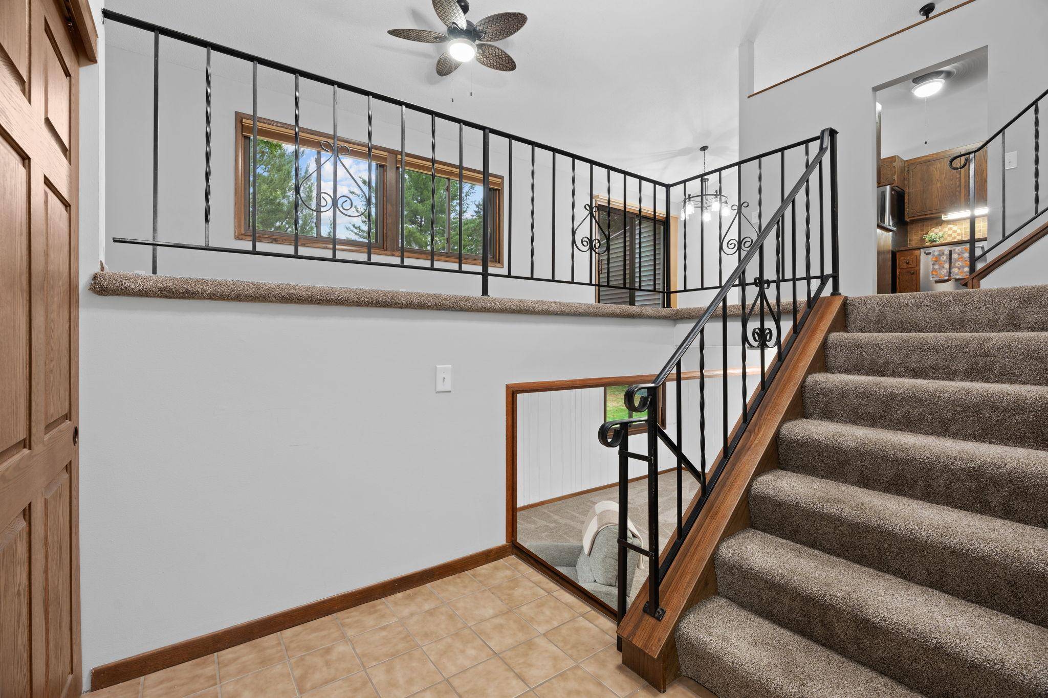 4135 Shirlee LN S, Shoreview, MN 55126