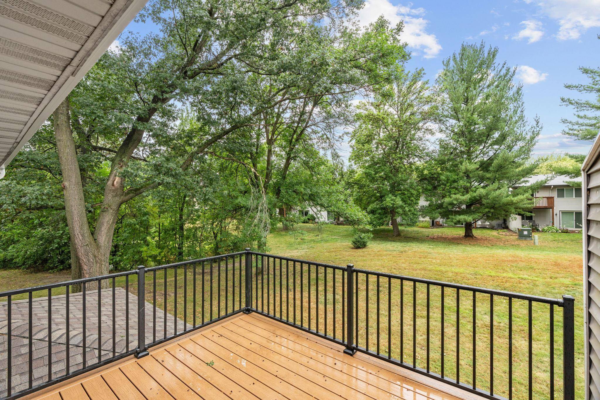 4135 Shirlee LN S, Shoreview, MN 55126