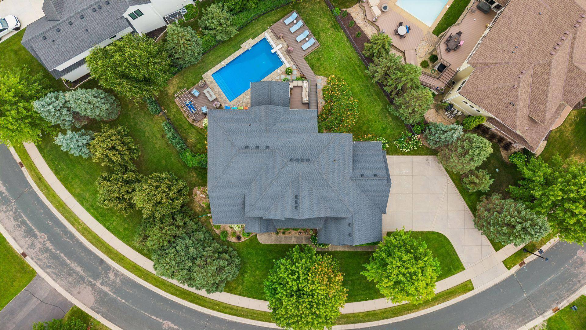 10053 Trails End RD, Chanhassen, MN 55317