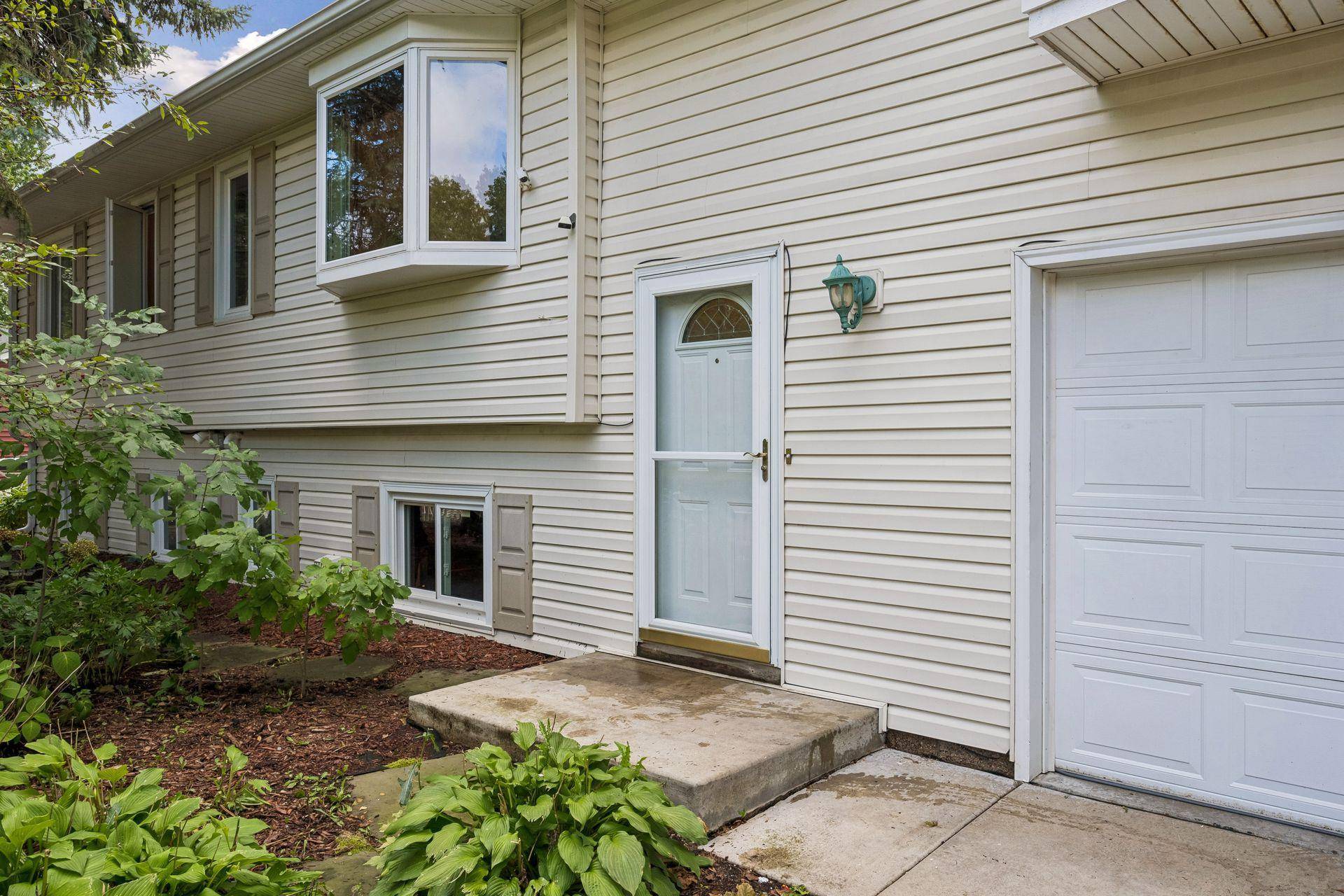 9625 103rd AVE N, Maple Grove, MN 55369
