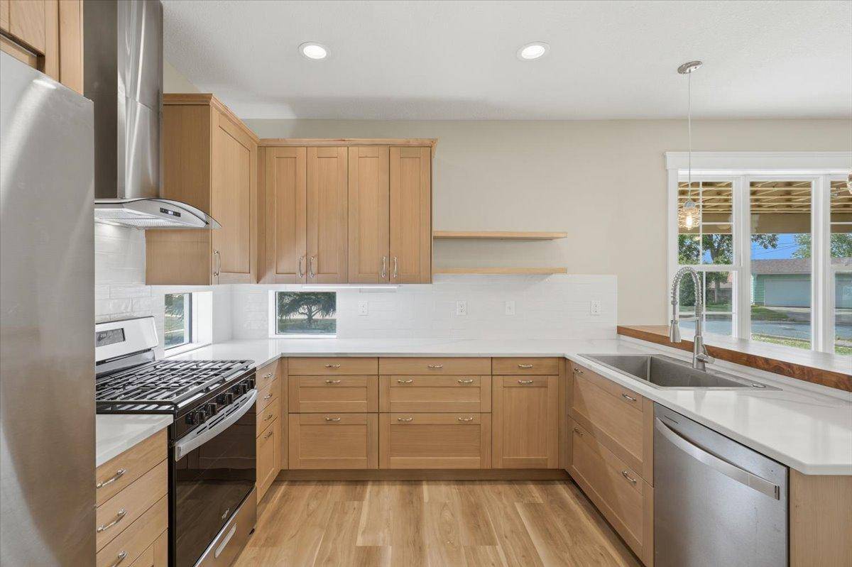 214 Amundson ST N, Amery, WI 54001