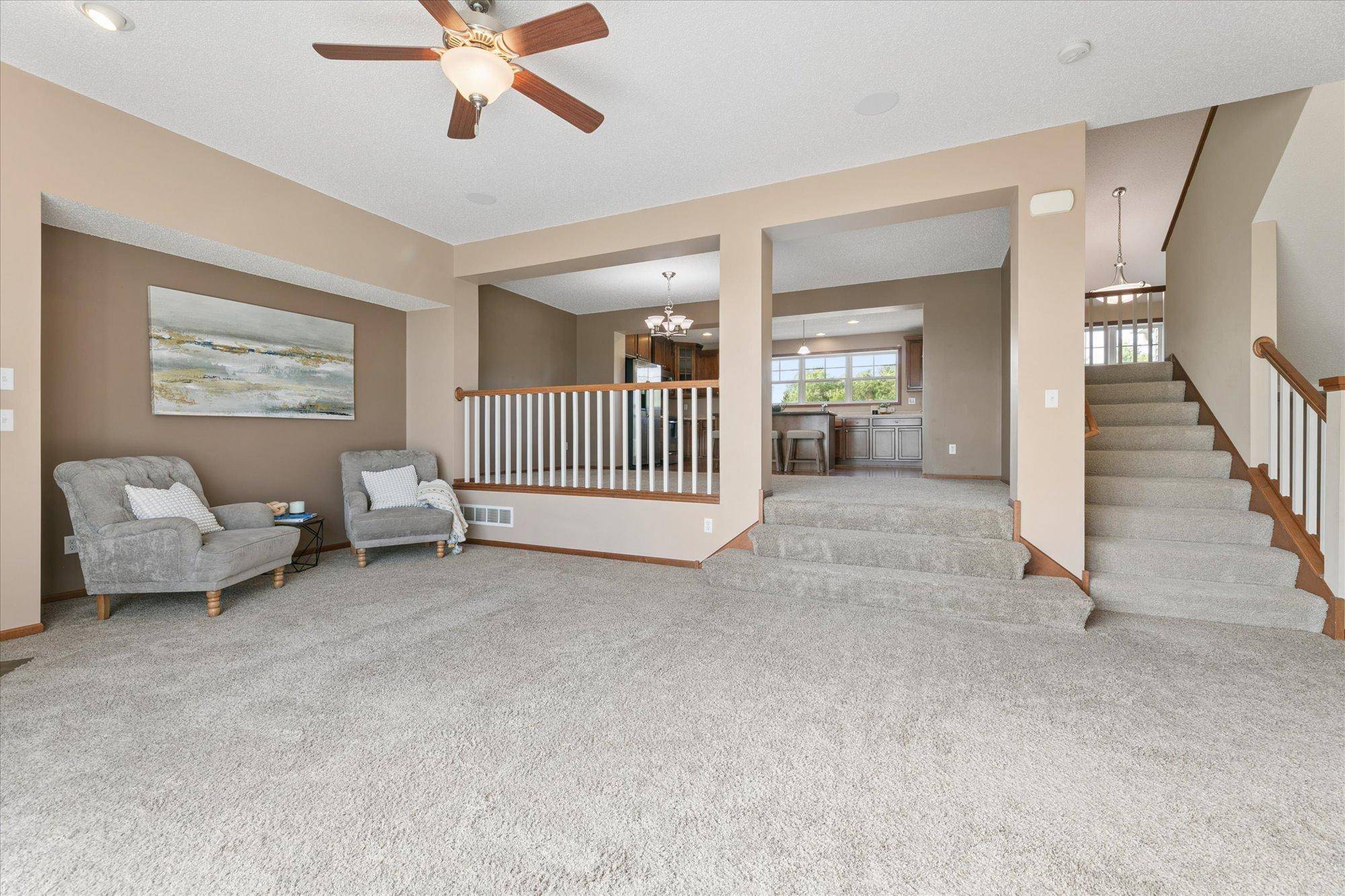 5013 Ross LN, Rockford, MN 55373