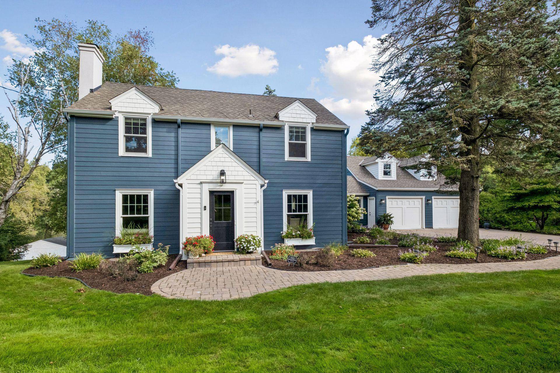 2526 Crosby RD, Wayzata, MN 55391