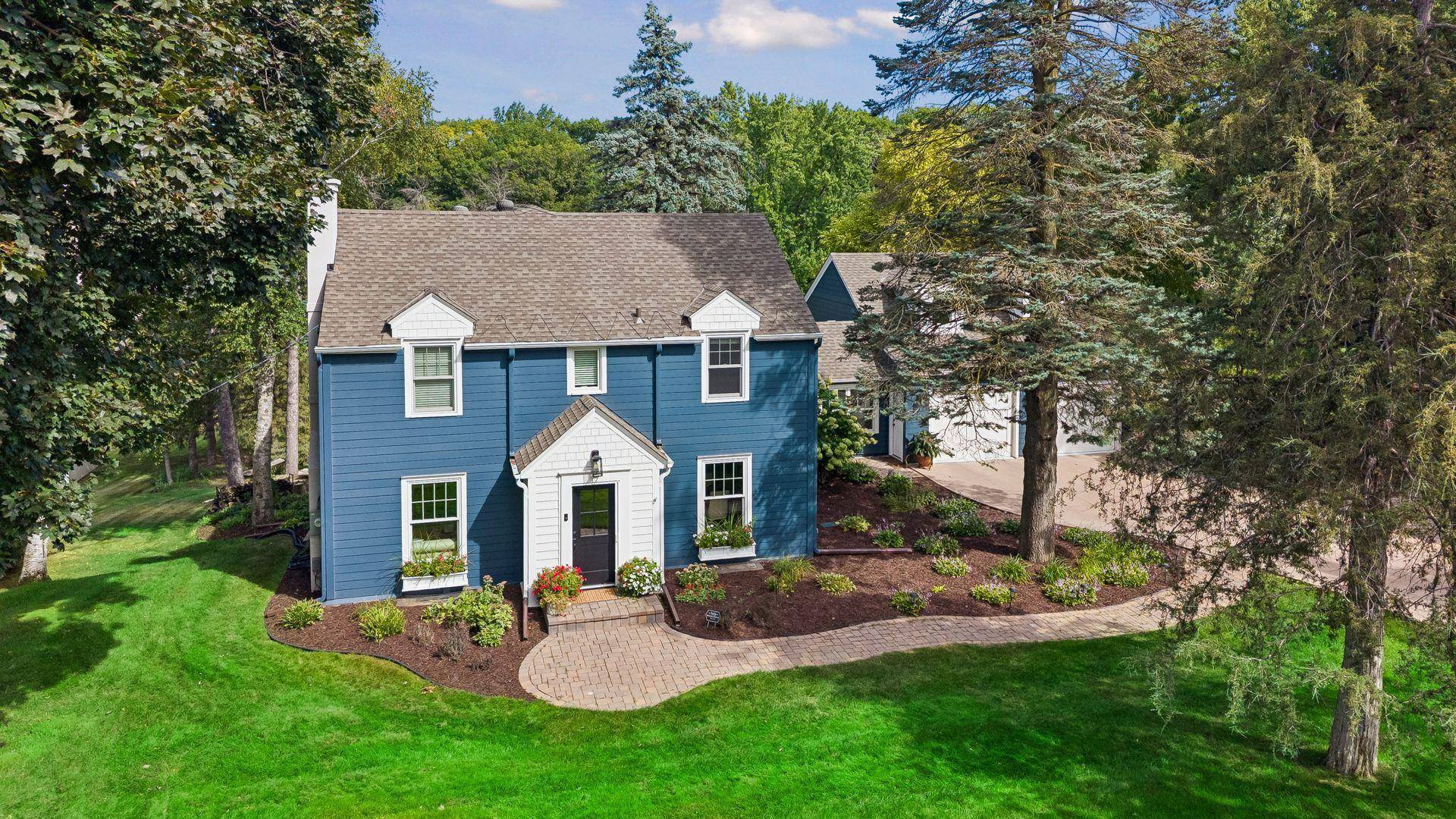 2526 Crosby RD, Wayzata, MN 55391
