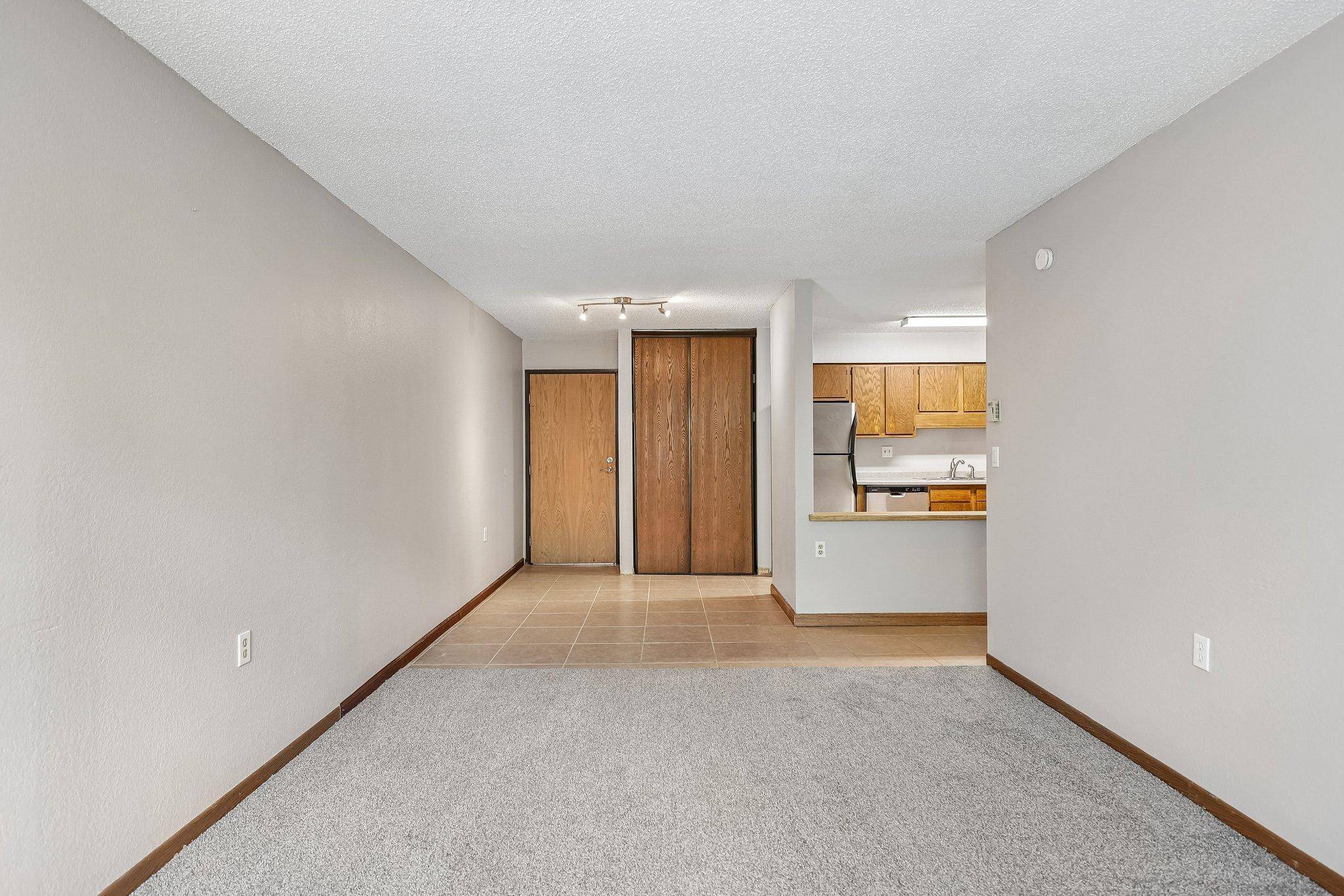 221 Grand Ave #115, South Saint Paul, MN 55075
