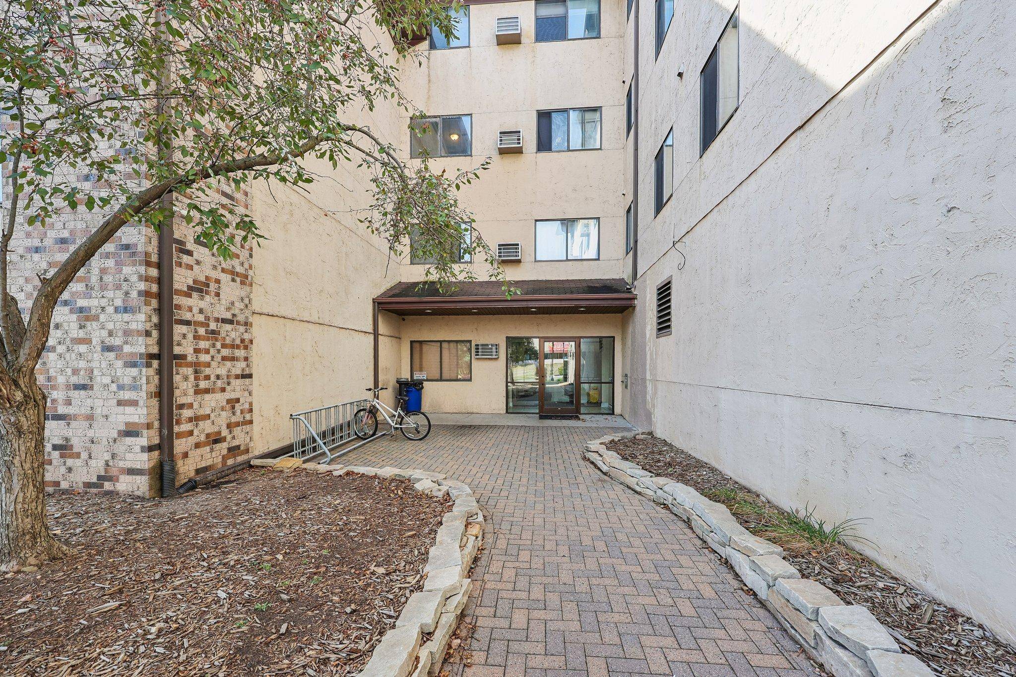 221 Grand Ave #115, South Saint Paul, MN 55075