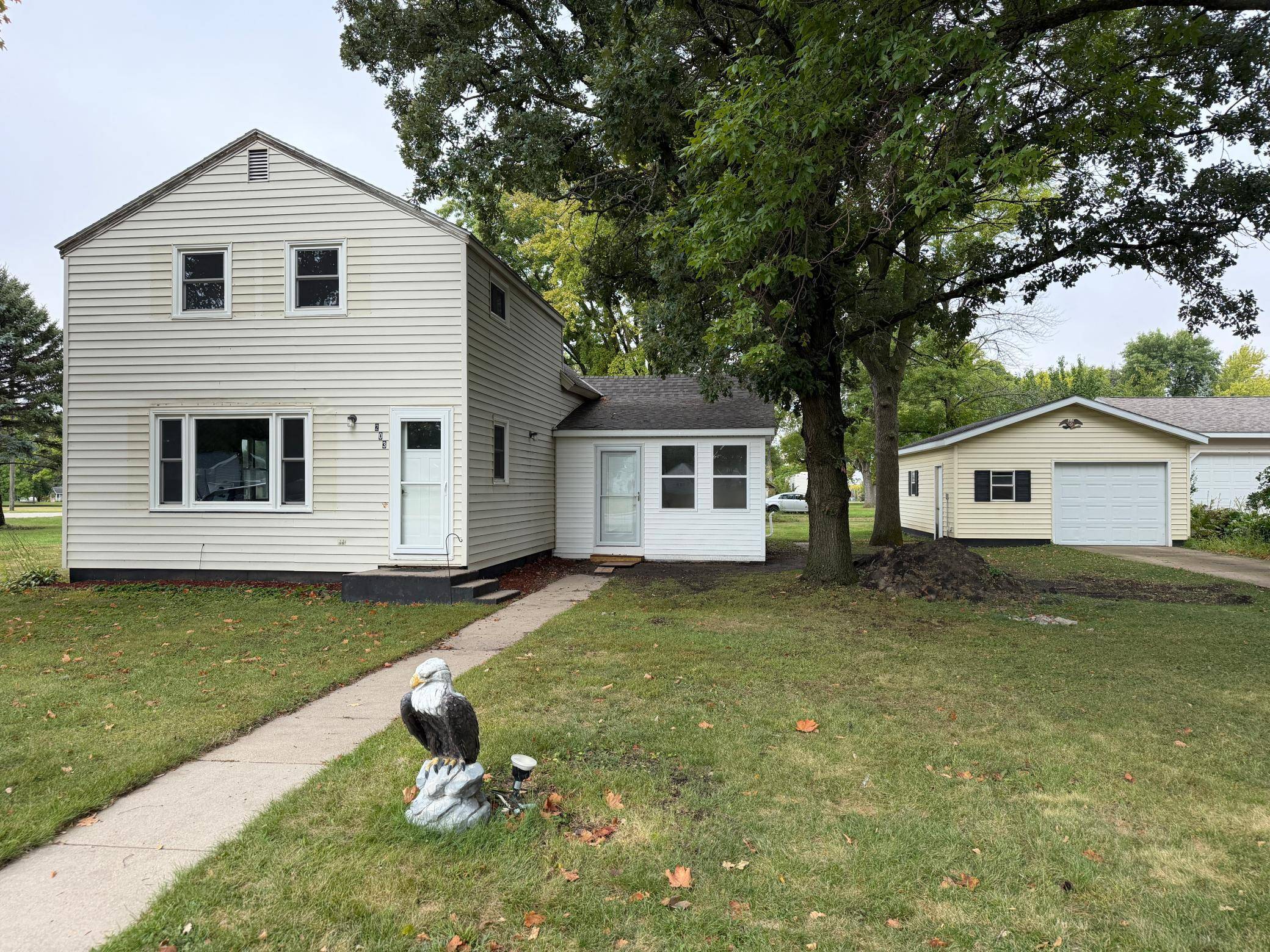 203 4th ST S, De Graff, MN 56271