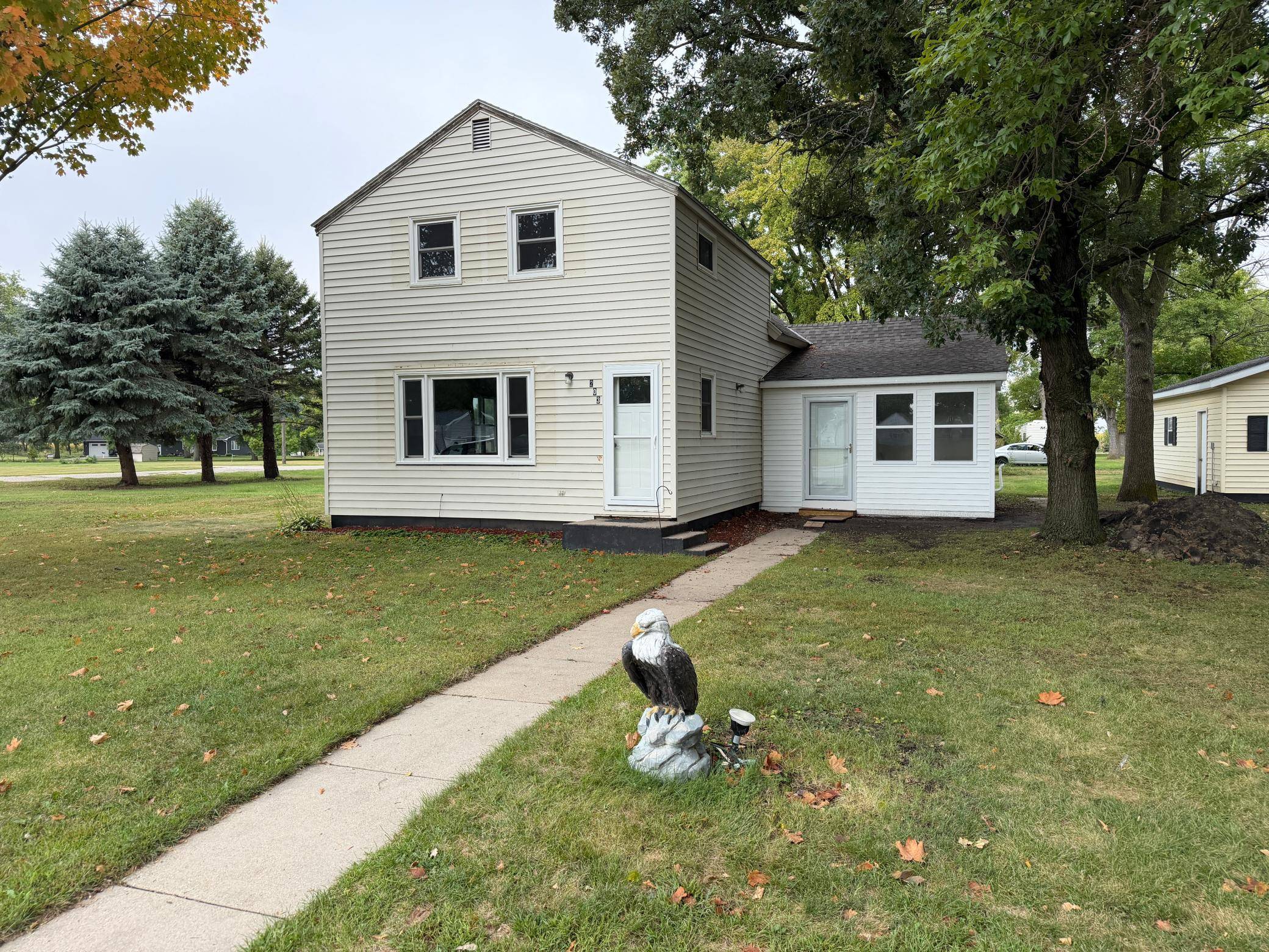 203 4th ST S, De Graff, MN 56271