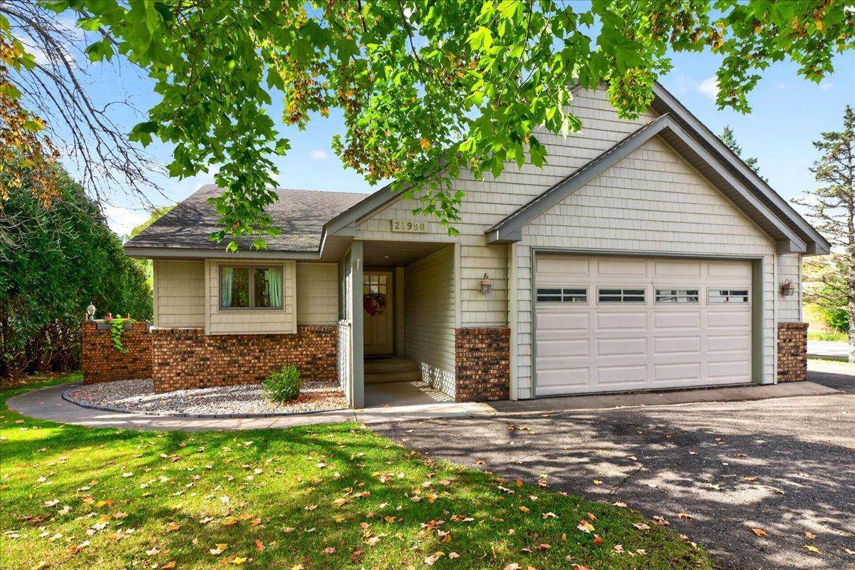 21990 Finley CT N, Forest Lake, MN 55025