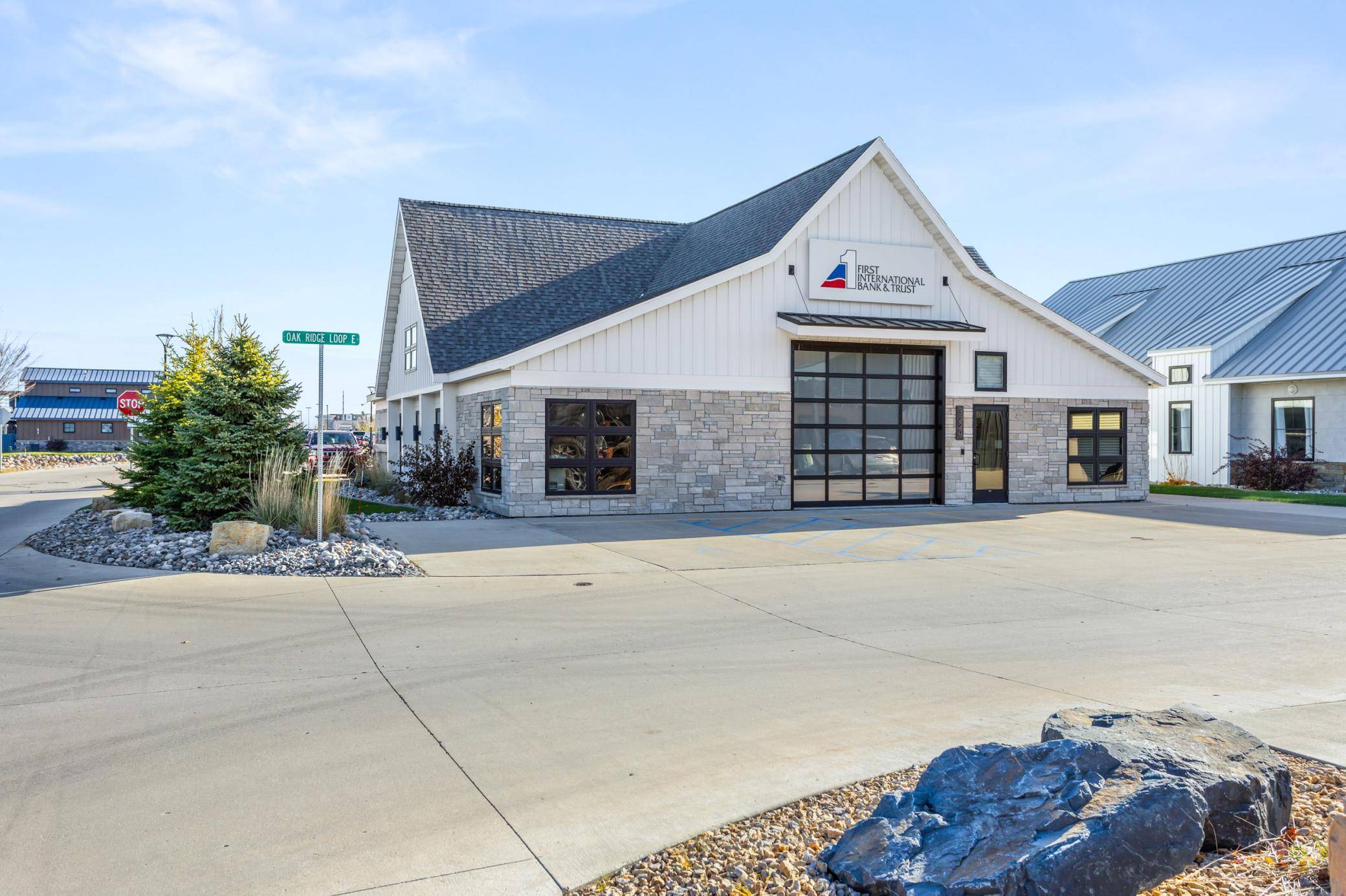 3220 Oak Ridge LOOP E, West Fargo, ND 58078