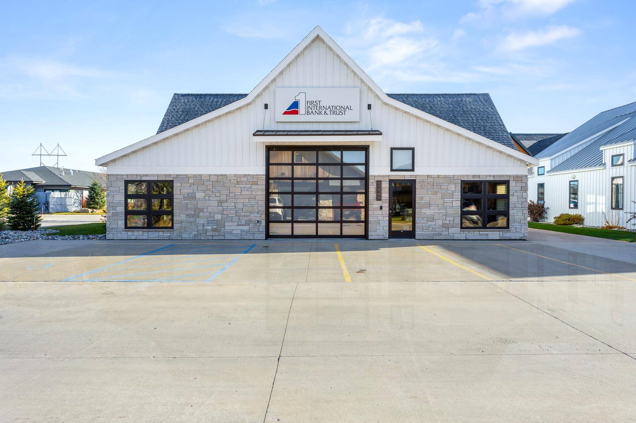 3220 Oak Ridge LOOP E, West Fargo, ND 58078
