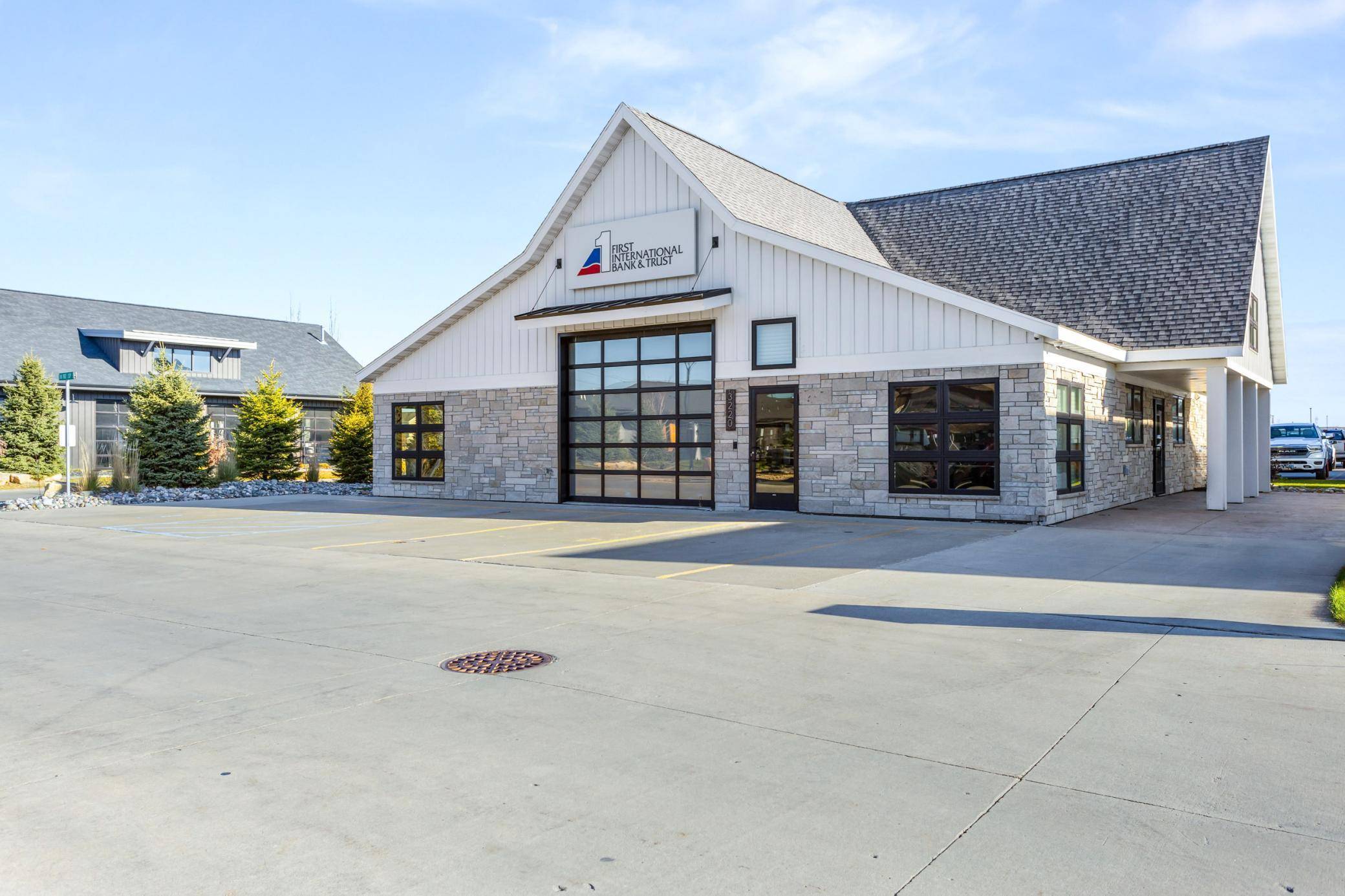 3220 Oak Ridge LOOP E, West Fargo, ND 58078