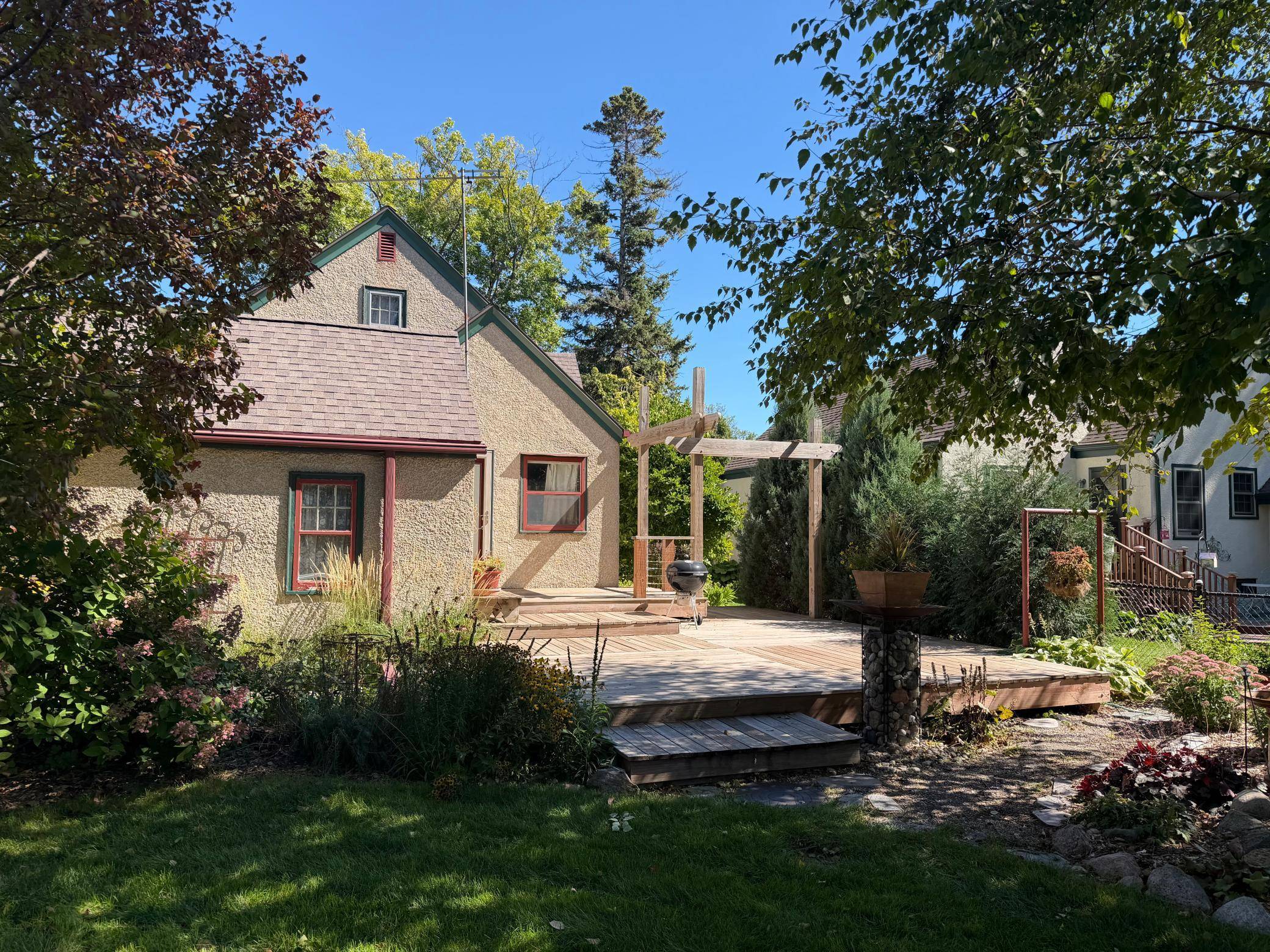 802 SW 6th ST, Willmar, MN 56201