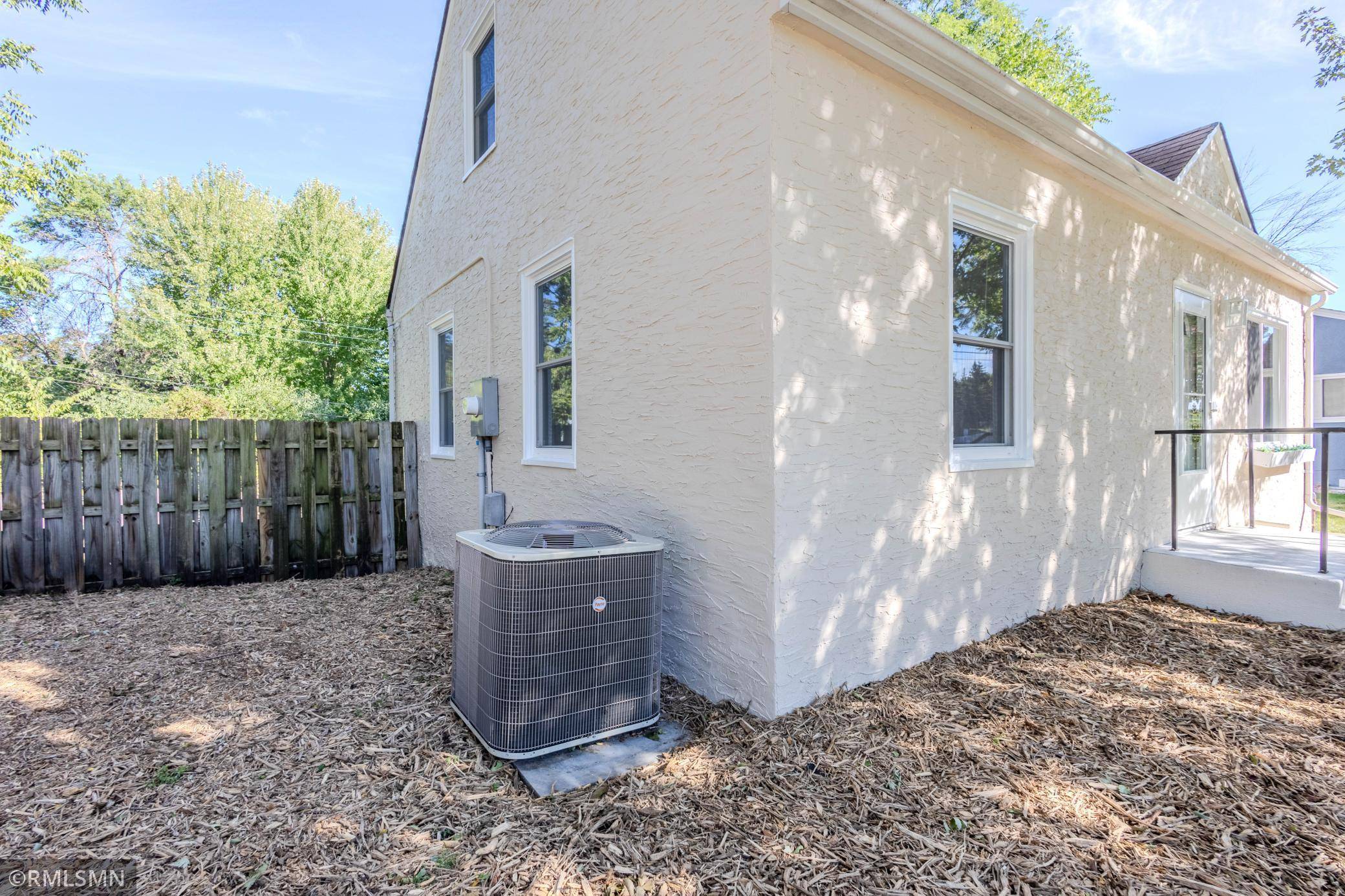 6823 E River RD NE, Fridley, MN 55432