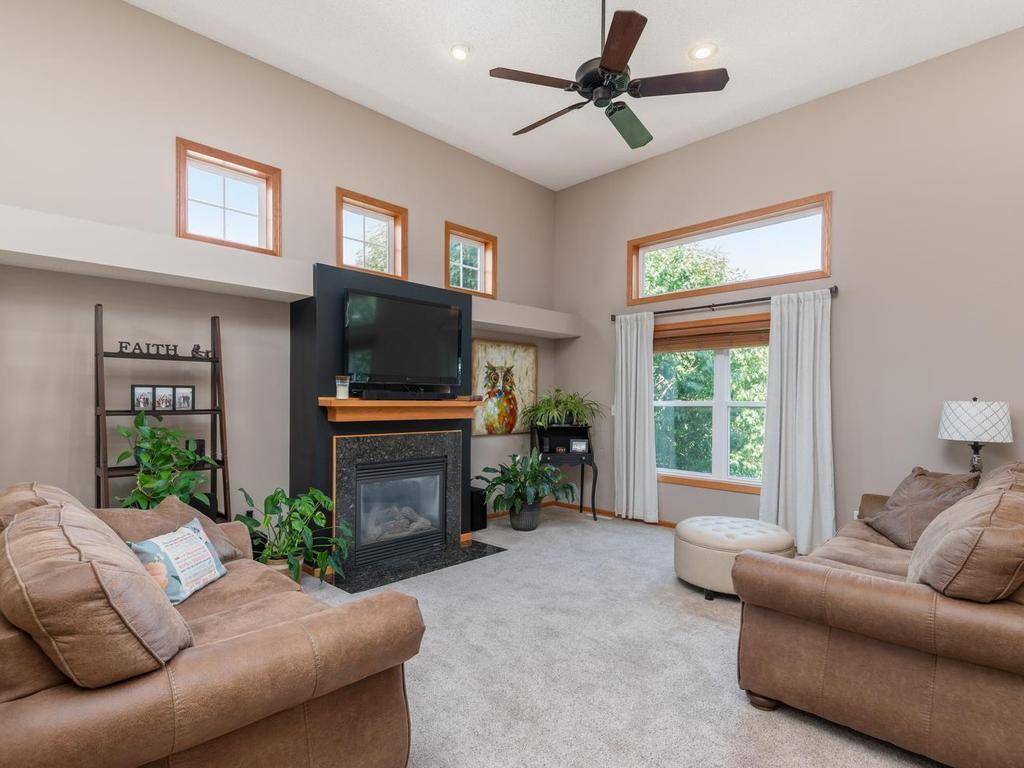 2955 Wyndam CT, Shakopee, MN 55379