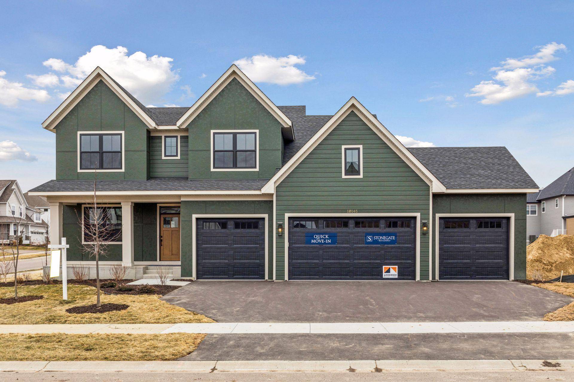 10145 Peony LN N, Maple Grove, MN 55311