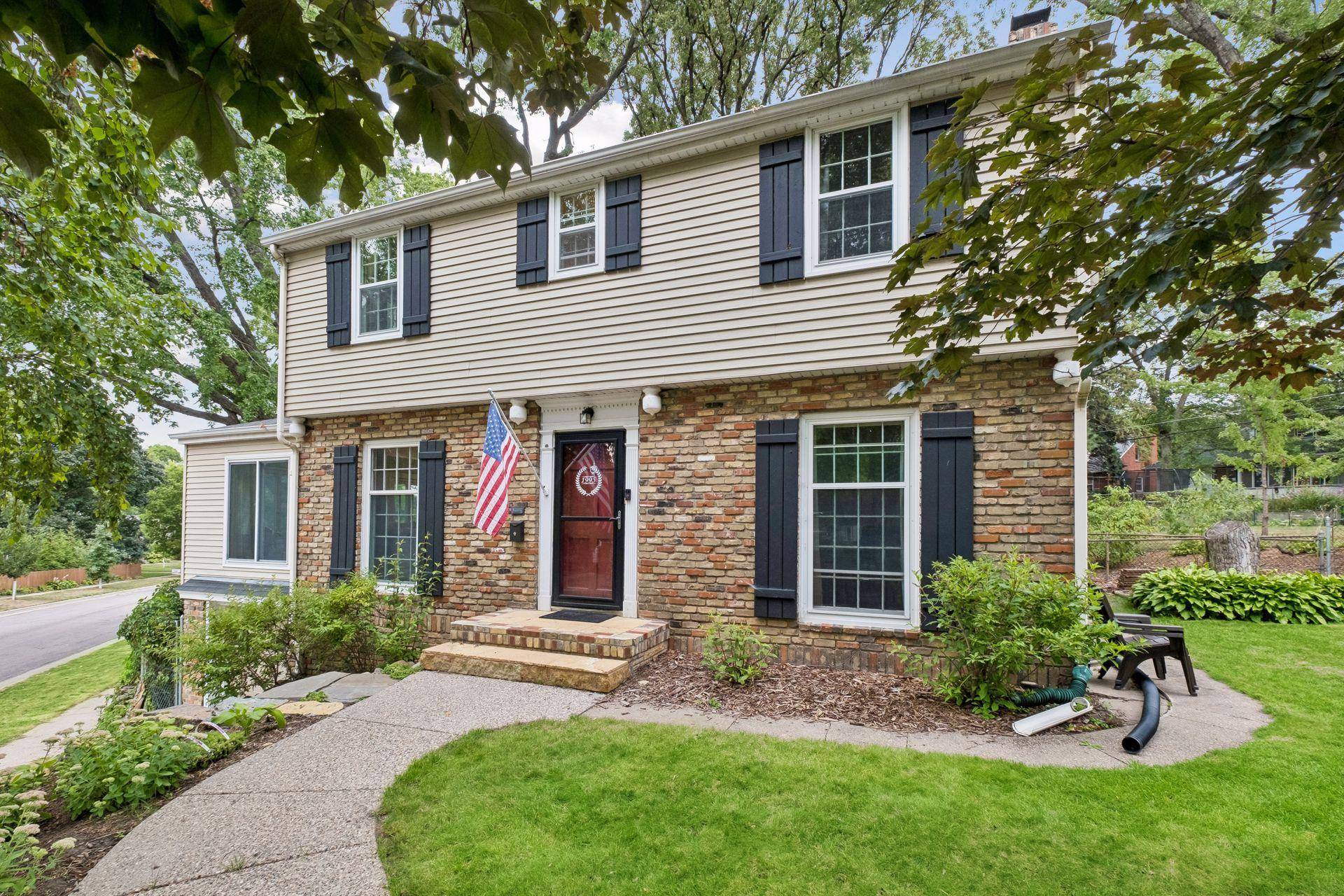 1995 Norfolk AVE, Saint Paul, MN 55116