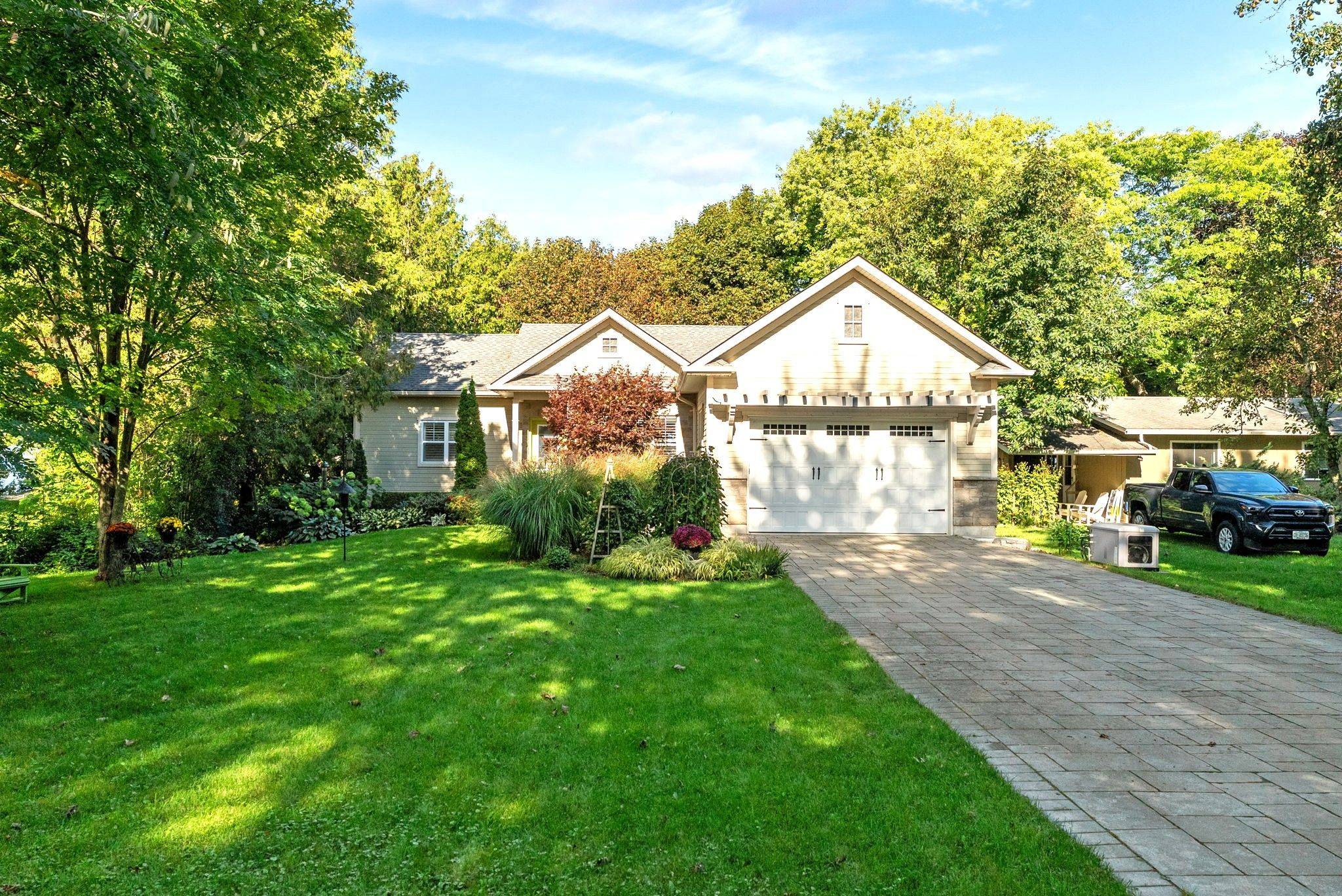 74863 Dr. George Smith AVE, Bluewater, ON N0M 1G0