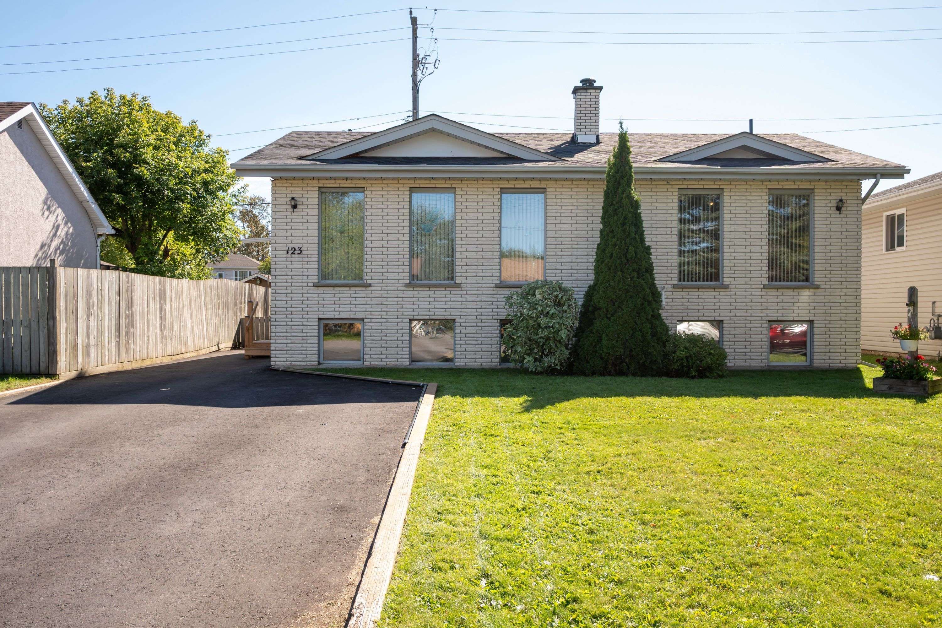 123 Parsons AVE, Thunder Bay, ON P7A 7B3