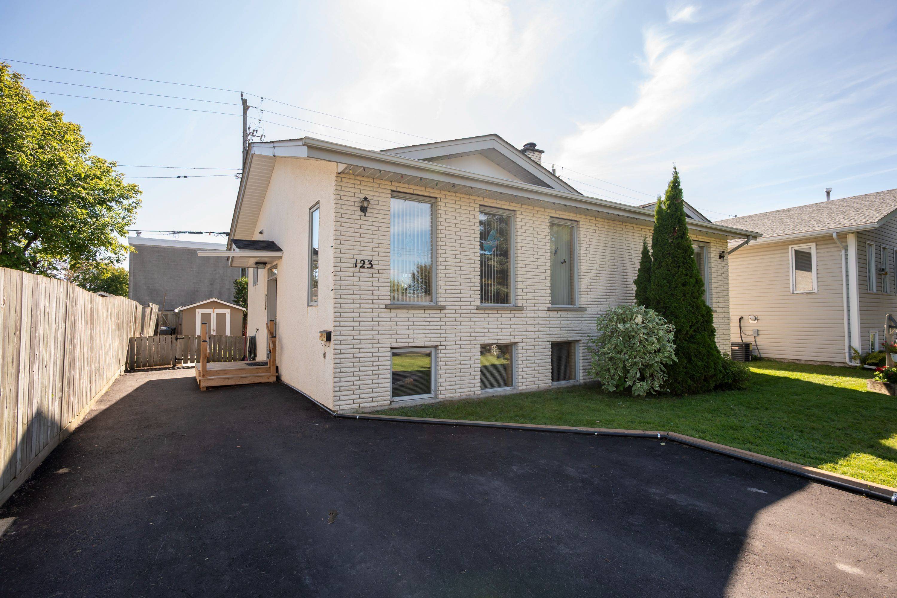 123 Parsons AVE, Thunder Bay, ON P7A 7B3