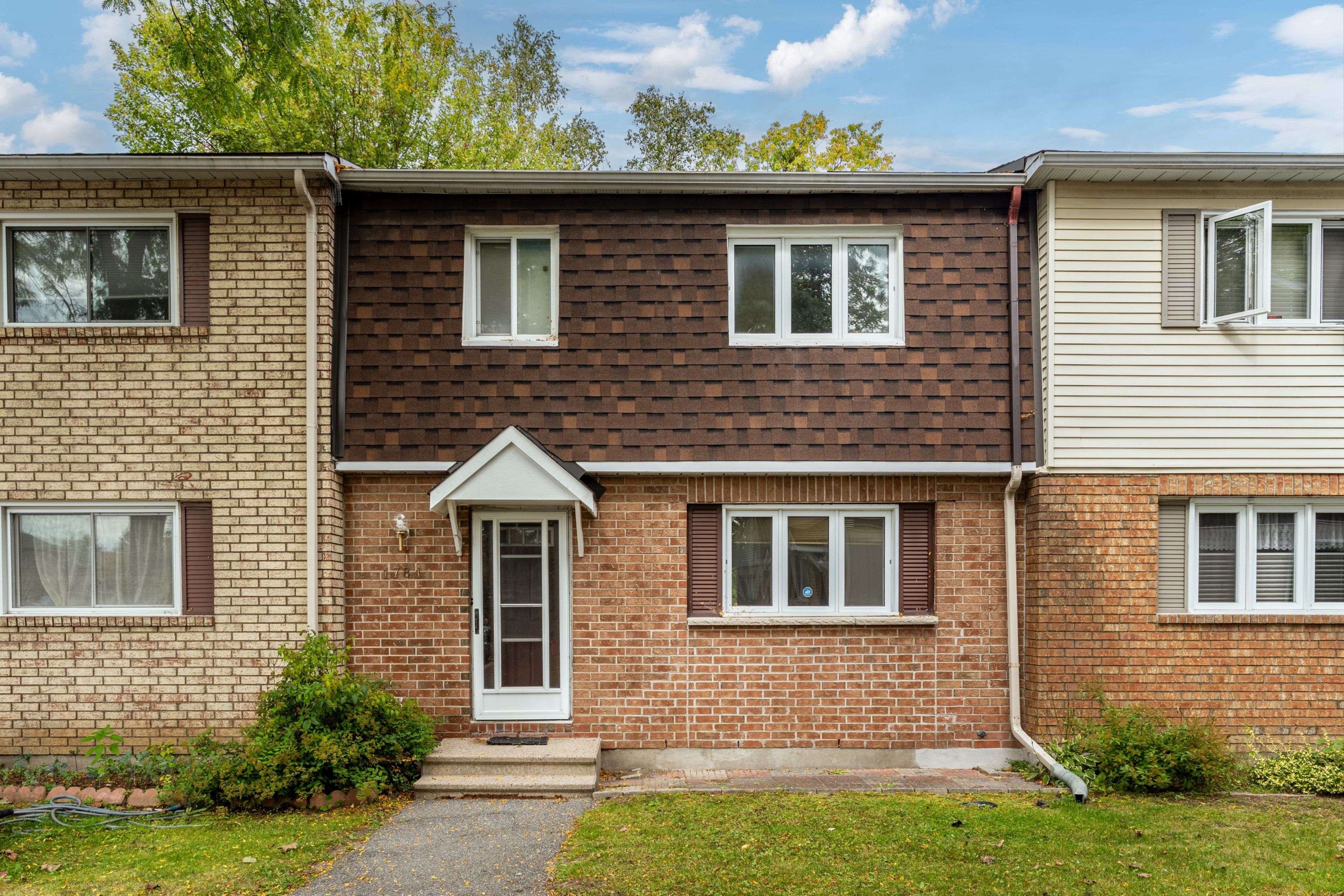 1781 Bellmanor CT, Blossom Park - Airport And Area, ON K1T 2V7