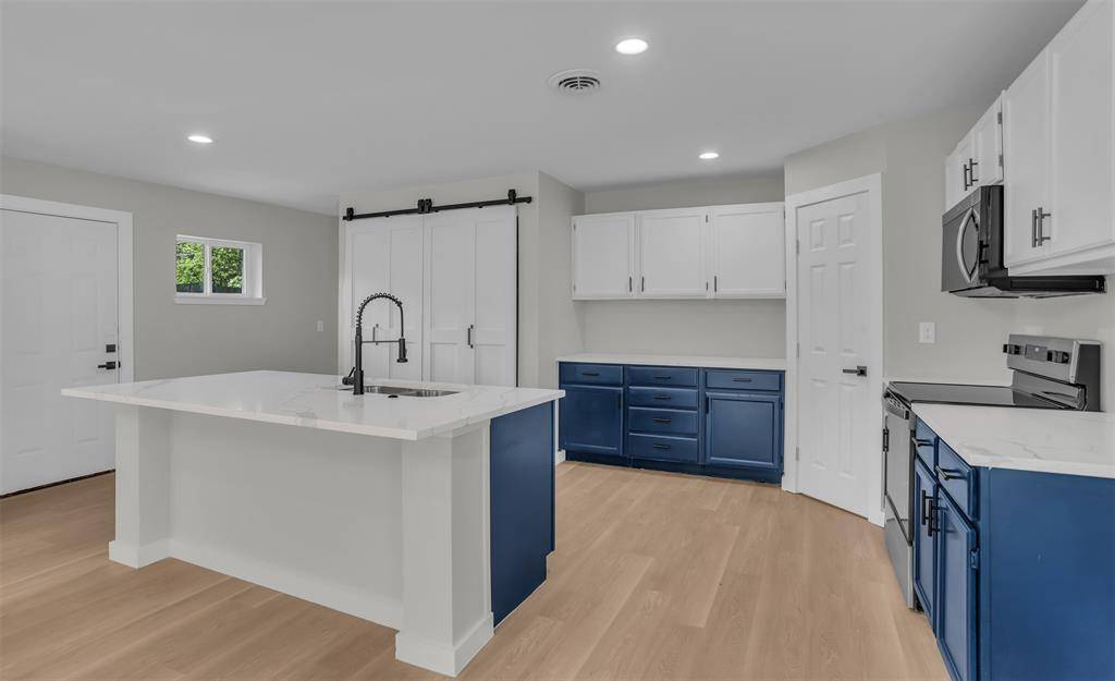 1822 Gravley Drive, Carrollton, TX 75006