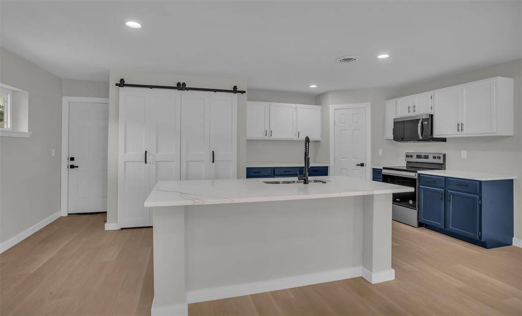 1822 Gravley Drive, Carrollton, TX 75006