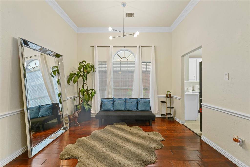 1040 Essex Drive, Cedar Hill, TX 75104