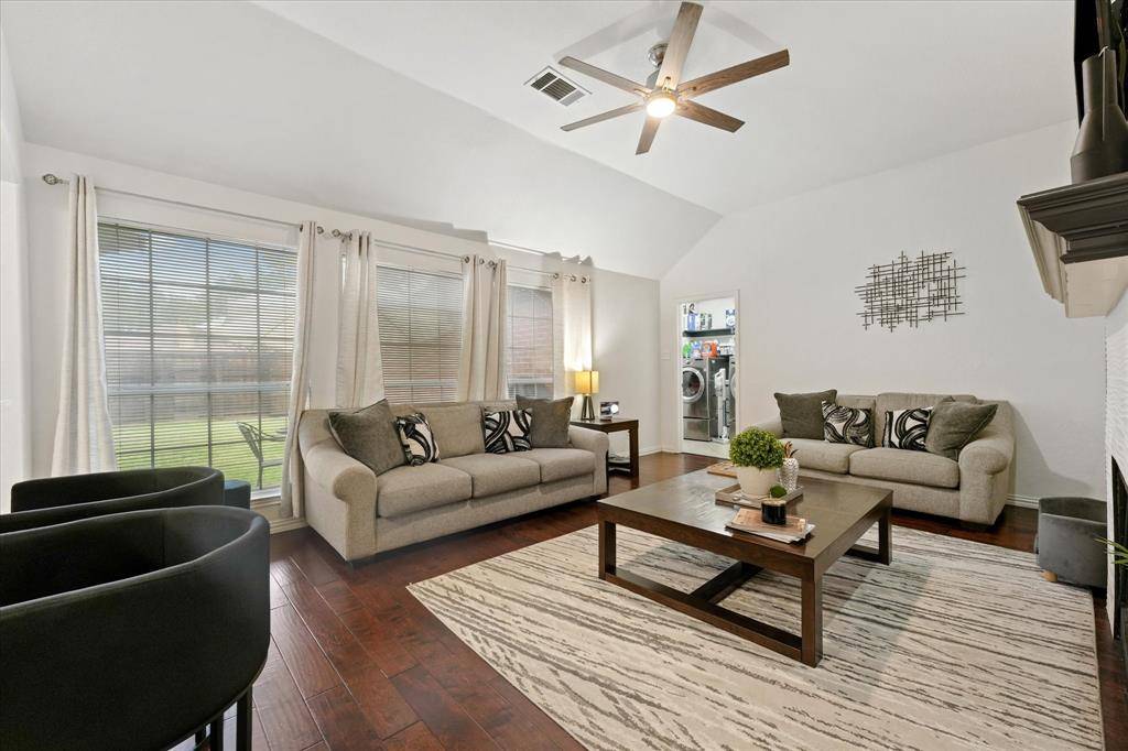 1040 Essex Drive, Cedar Hill, TX 75104