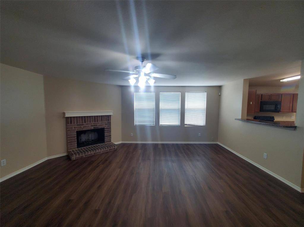 2512 Comstock Lane, Mesquite, TX 75181