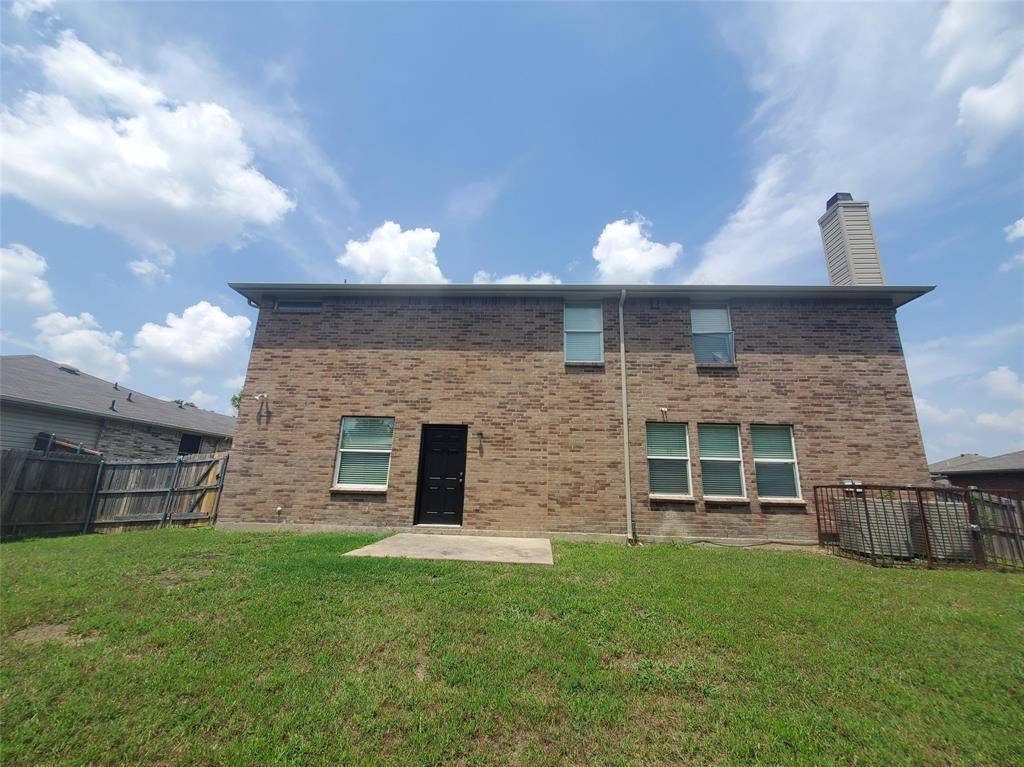 2512 Comstock Lane, Mesquite, TX 75181