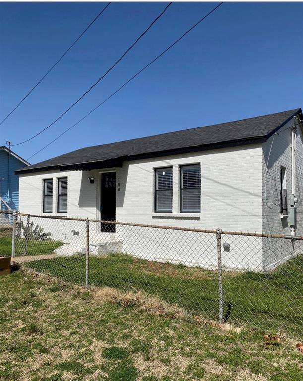 108 NW 30th Street, Fort Worth, TX 76106