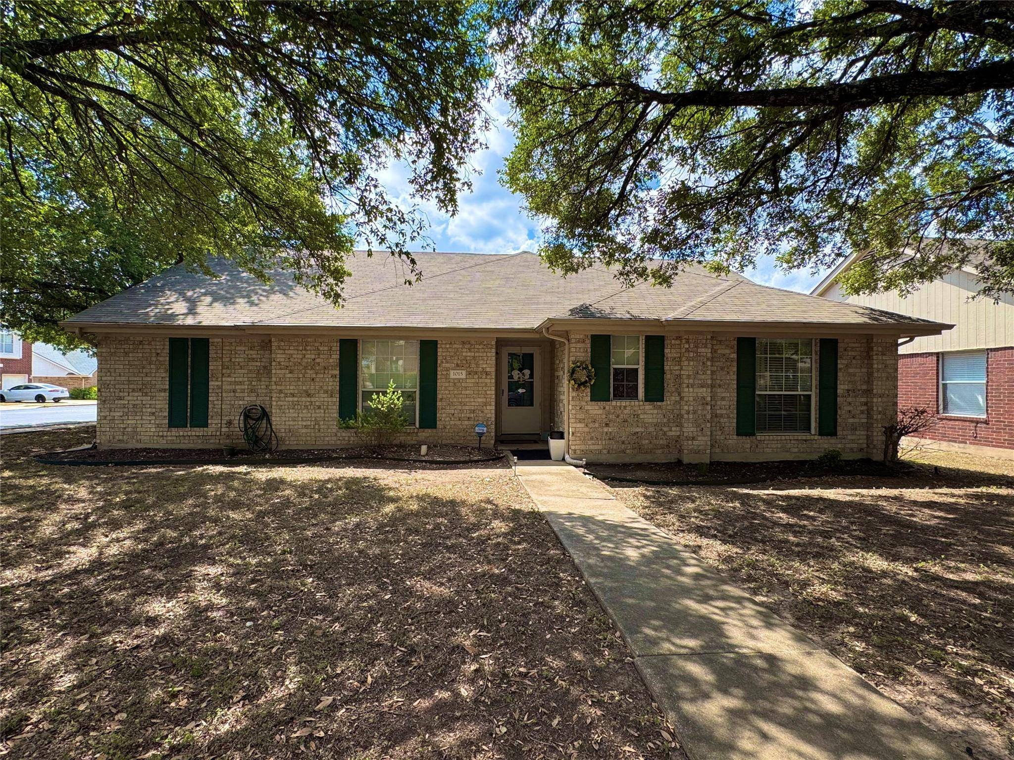1015 Thackeray LN, Pflugerville, TX 78660