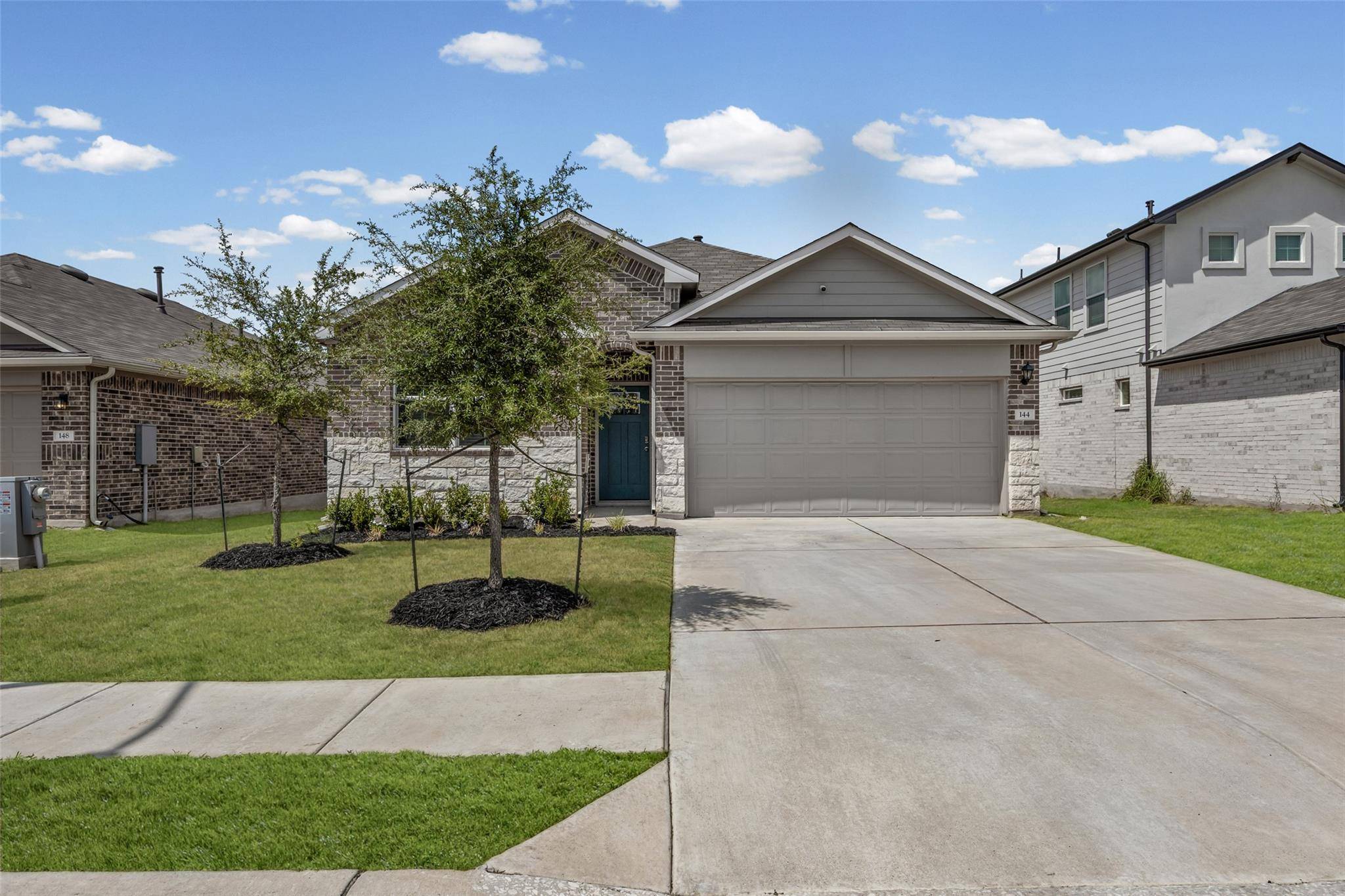 144 Ballyneal LN, San Marcos, TX 78666