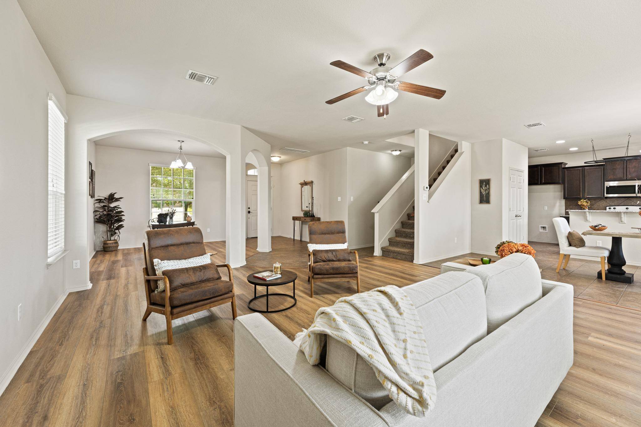 232 Geode LN, Jarrell, TX 76537