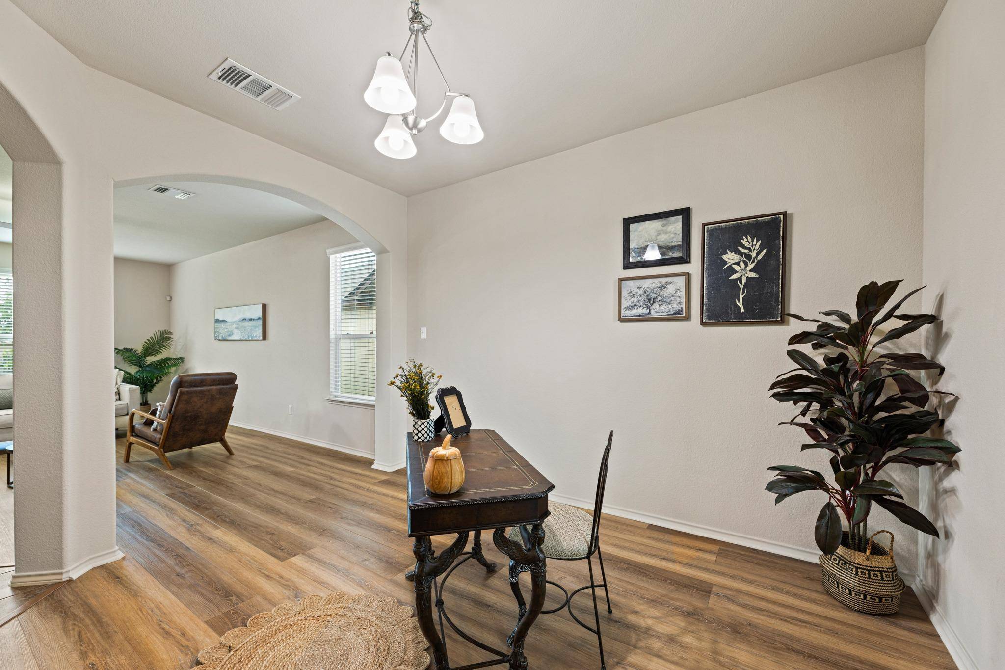 232 Geode LN, Jarrell, TX 76537