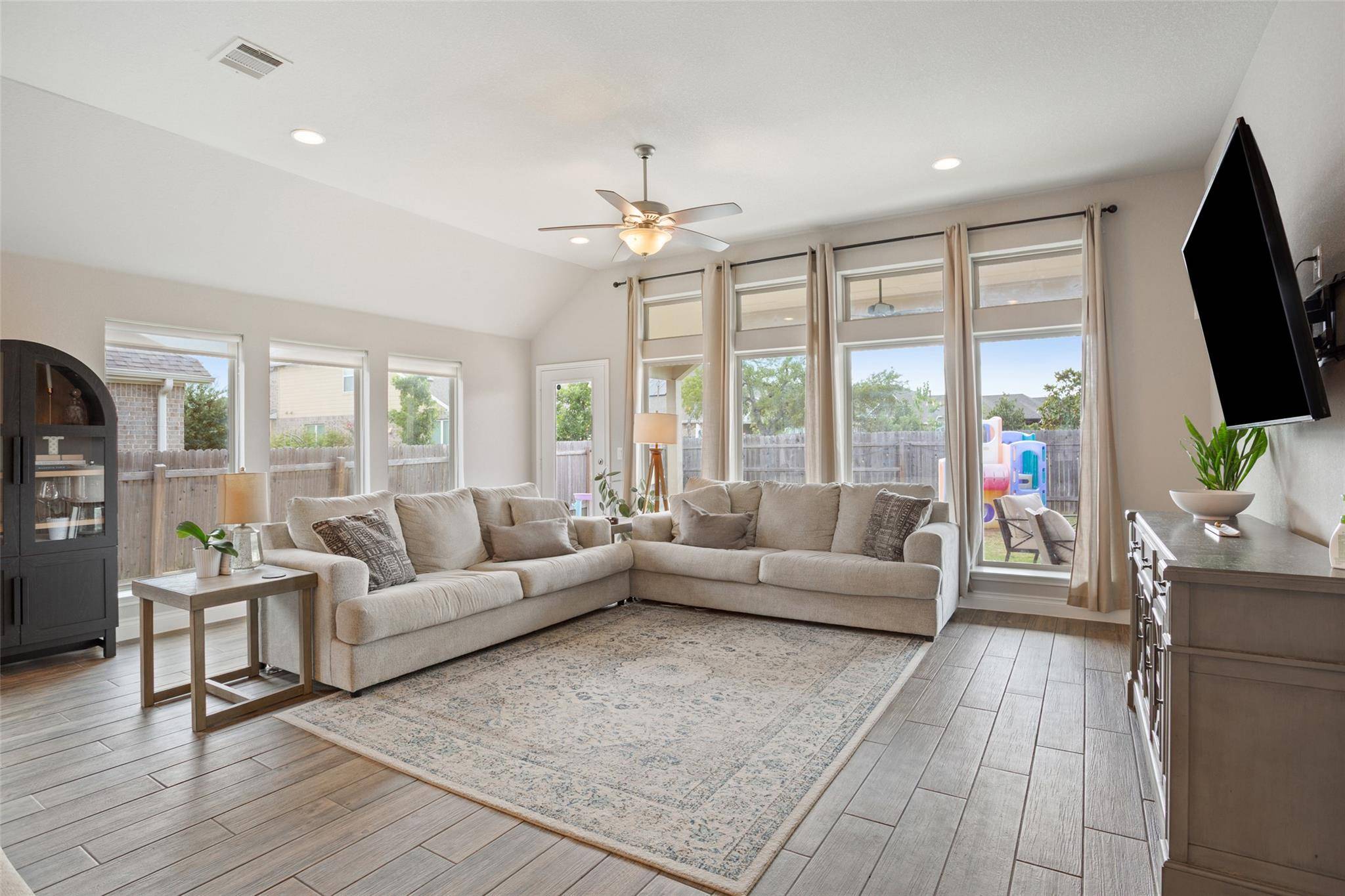 313 Glen Arbor DR, Liberty Hill, TX 78642