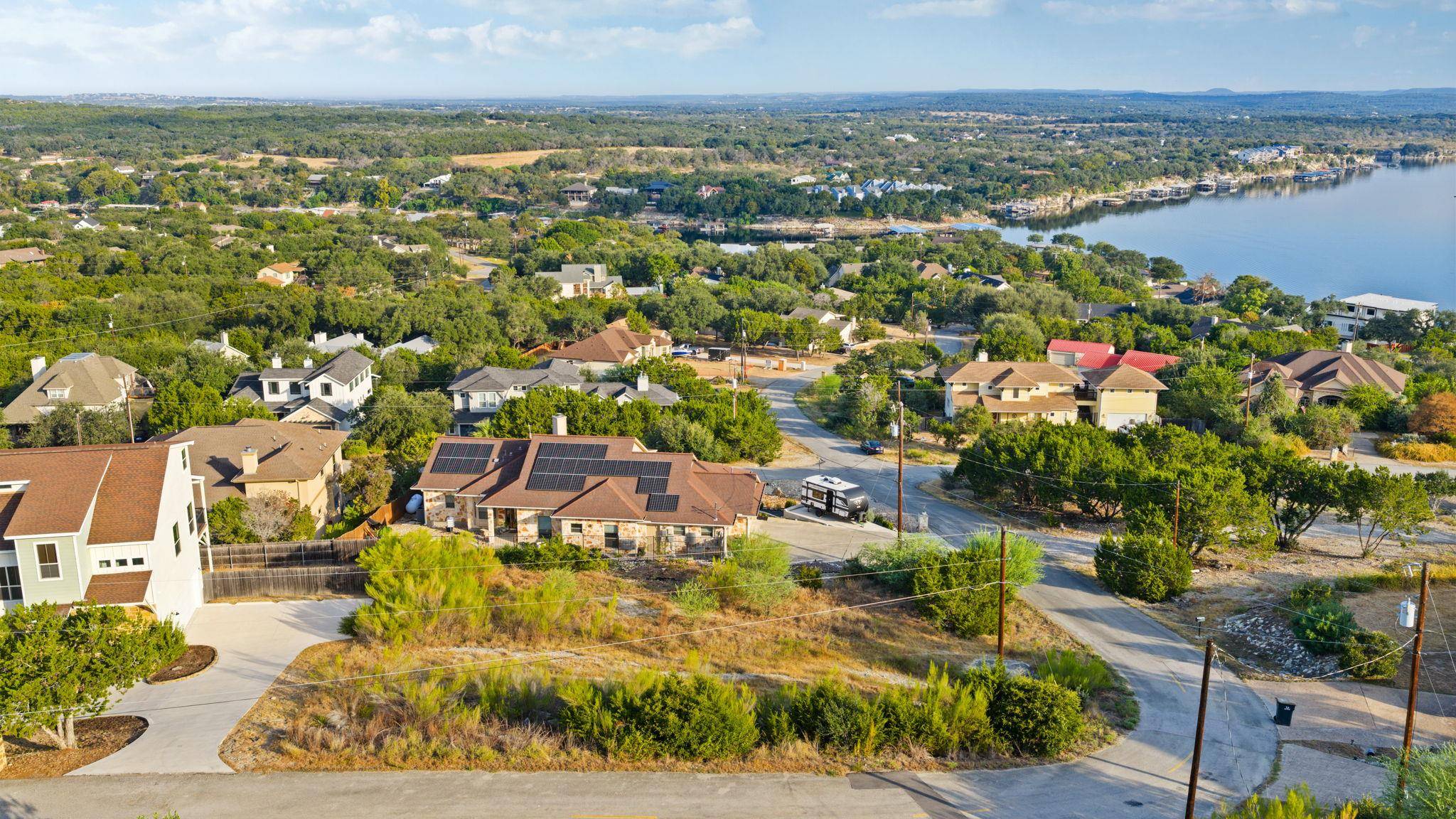 408 Rogart DR, Spicewood, TX 78669