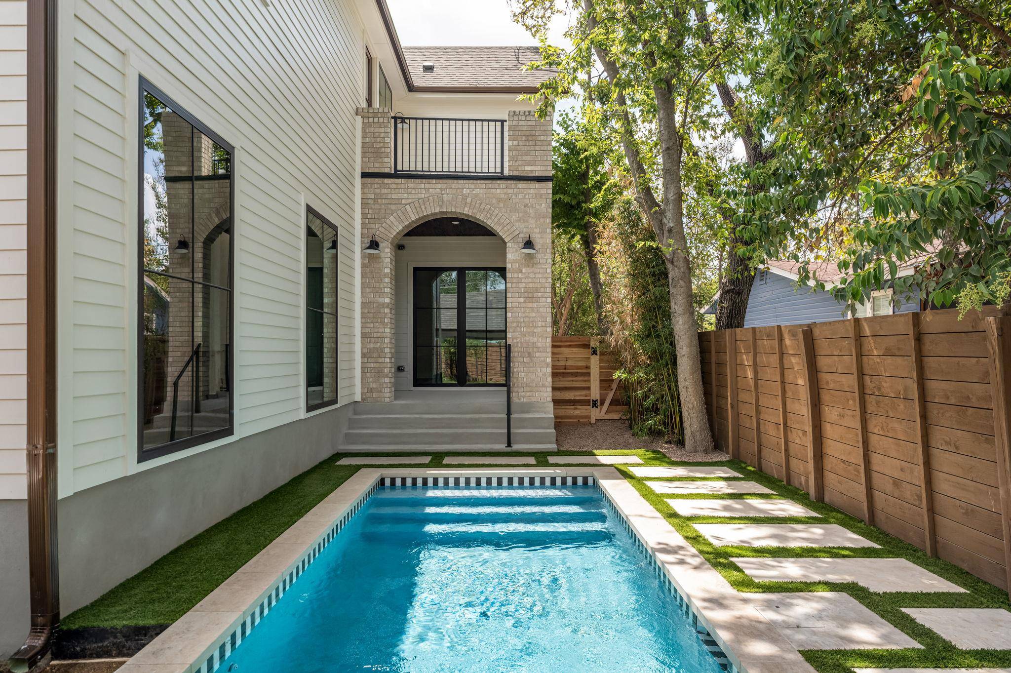 404 W 55th 1/2 ST, Austin, TX 78751