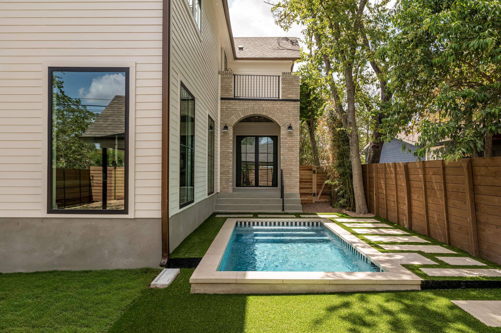 404 W 55th 1/2 ST, Austin, TX 78751