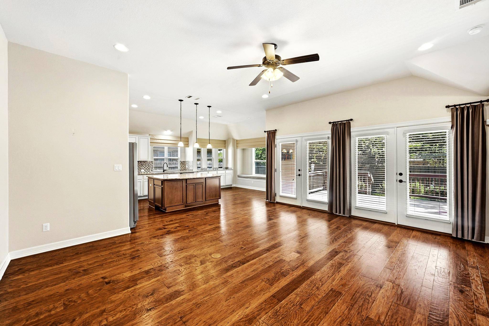 128 Summer Pointe DR, Buda, TX 78610