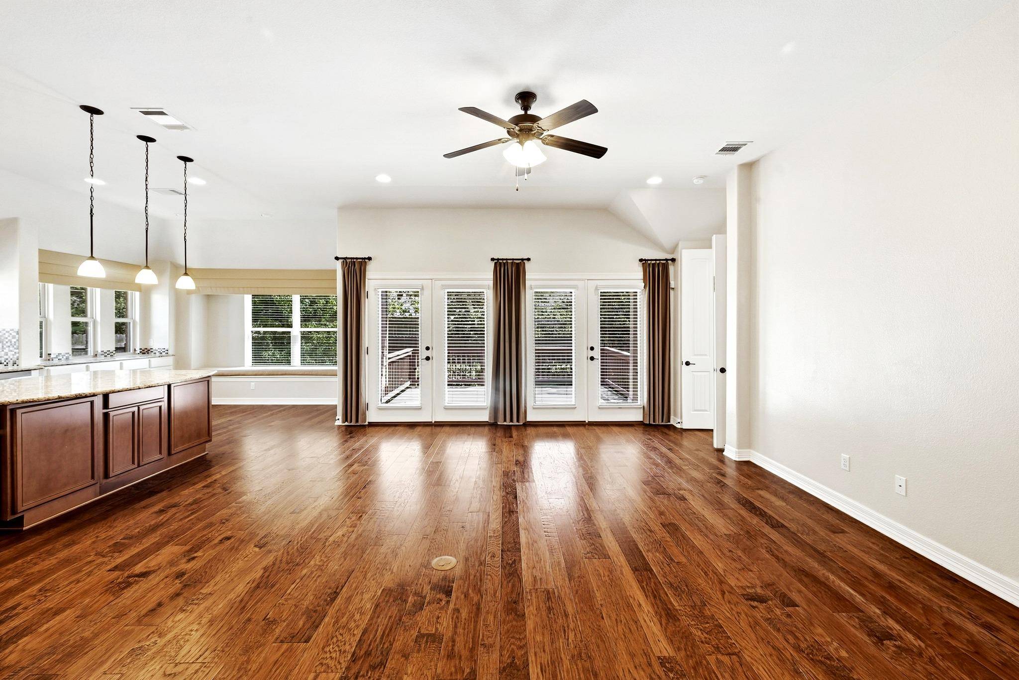 128 Summer Pointe DR, Buda, TX 78610