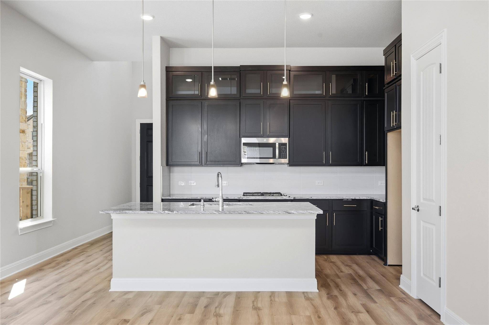 253 Bloomington LOOP, Hutto, TX 78634