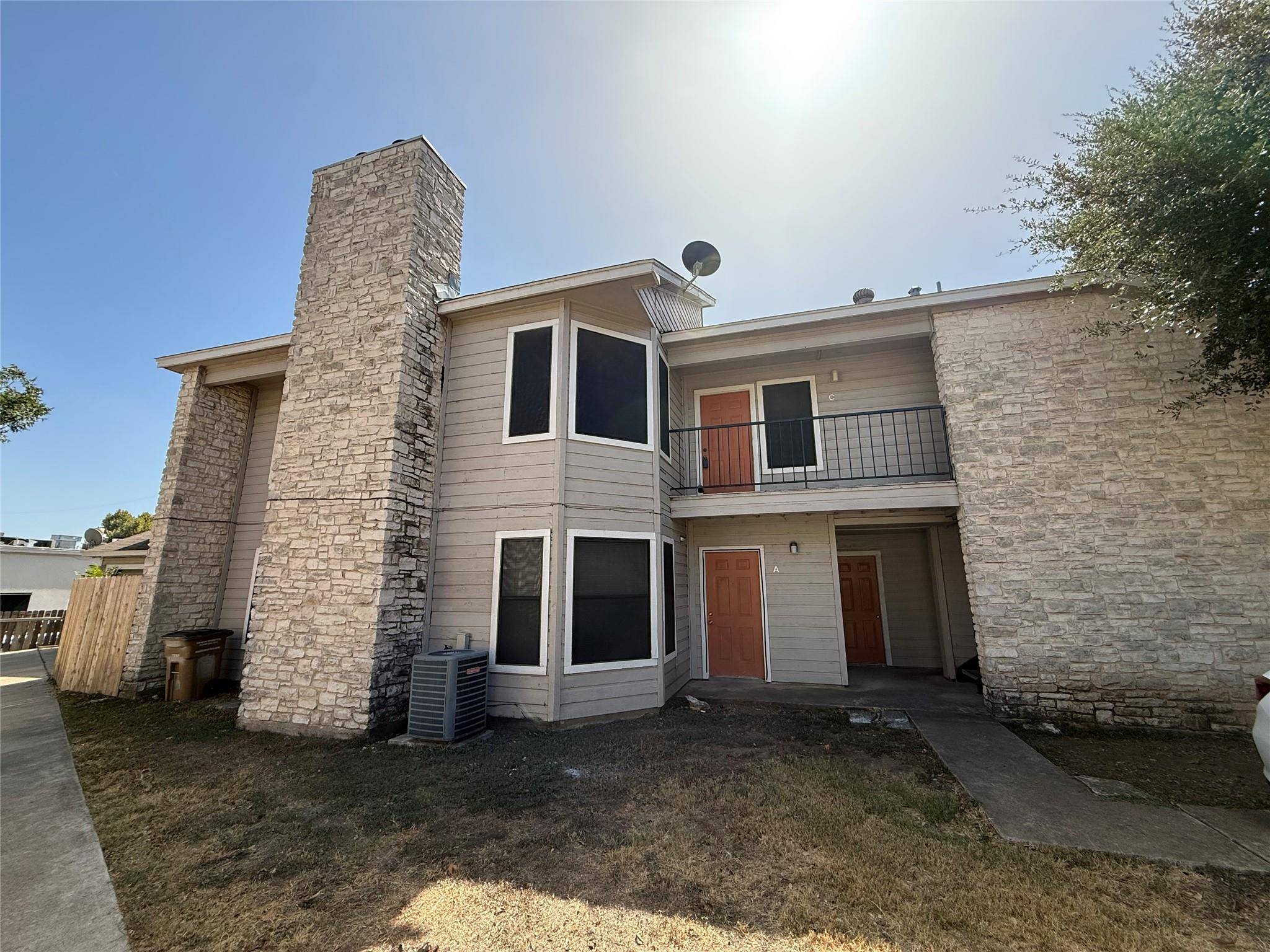 8913 Schick RD #C, Austin, TX 78729