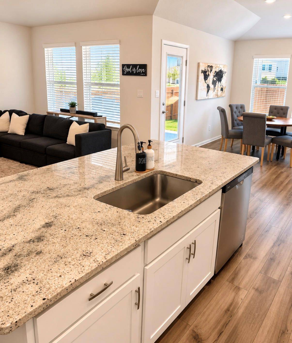 284 El Capitan LOOP, Dripping Springs, TX 78620