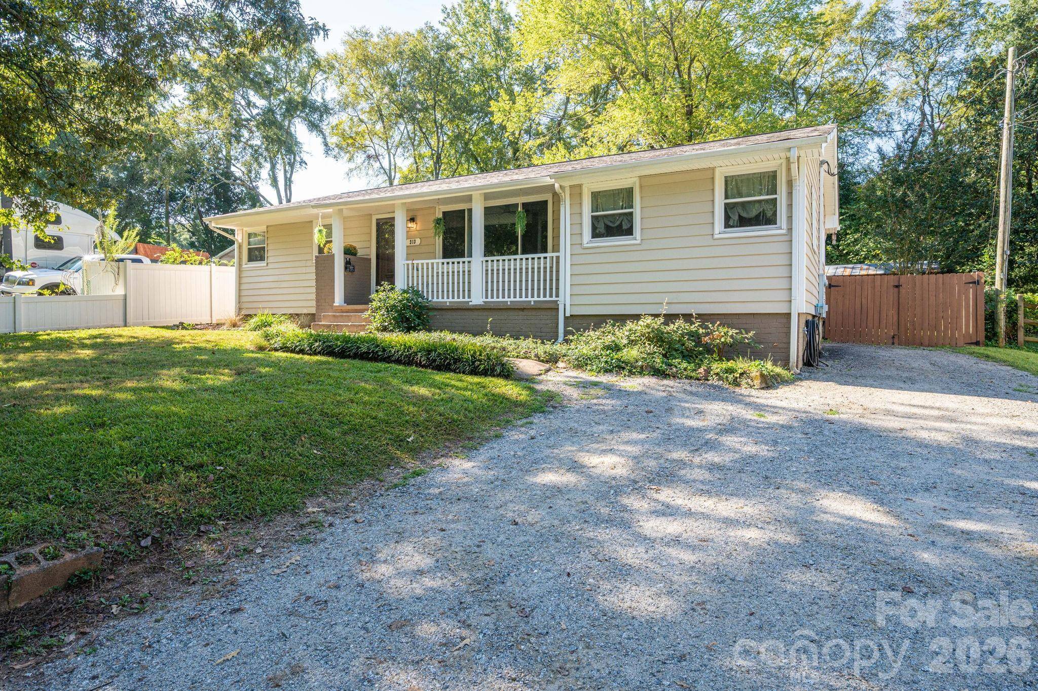 313 Willis RD, Dallas, NC 28034