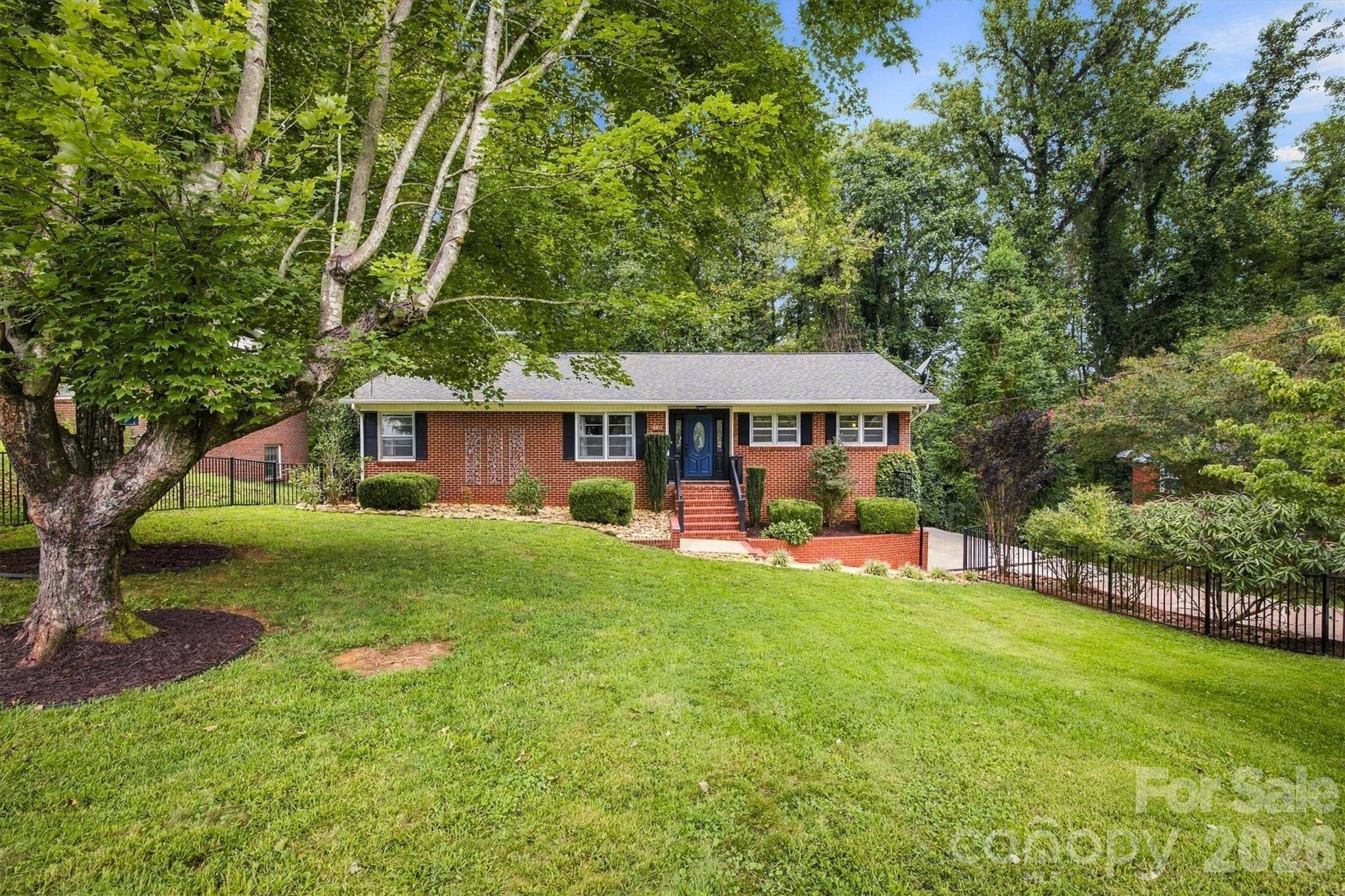 146 Maehill PL SW, Lenoir, NC 28645