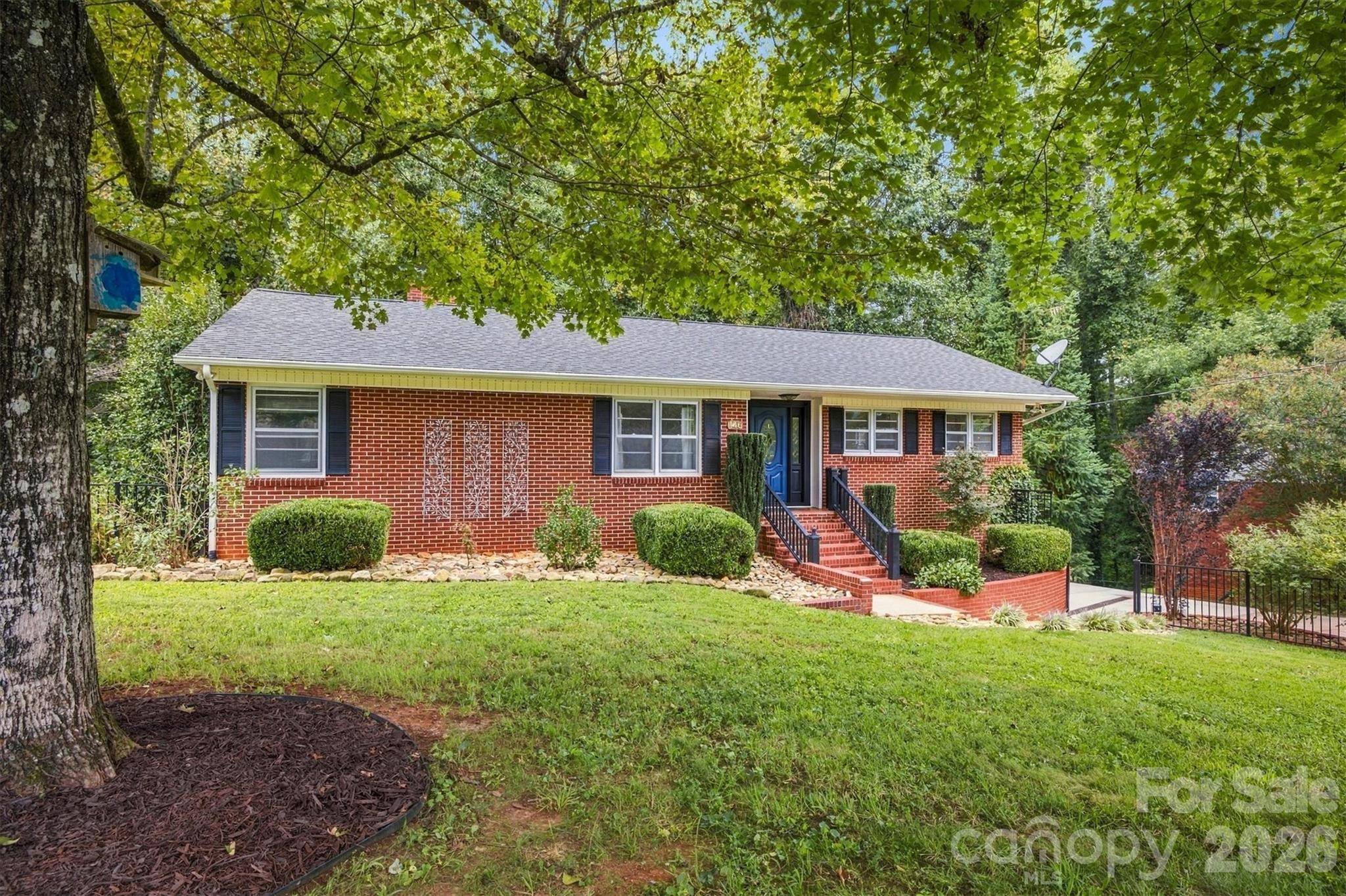 146 Maehill PL SW, Lenoir, NC 28645