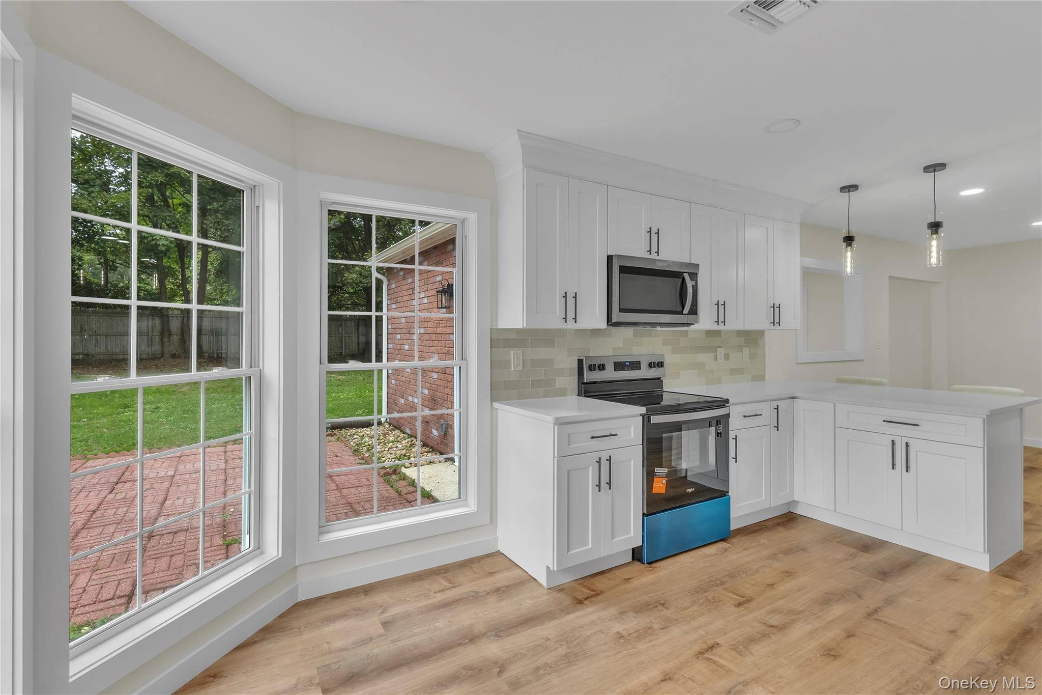 5 Orleans GN, Coram, NY 11727